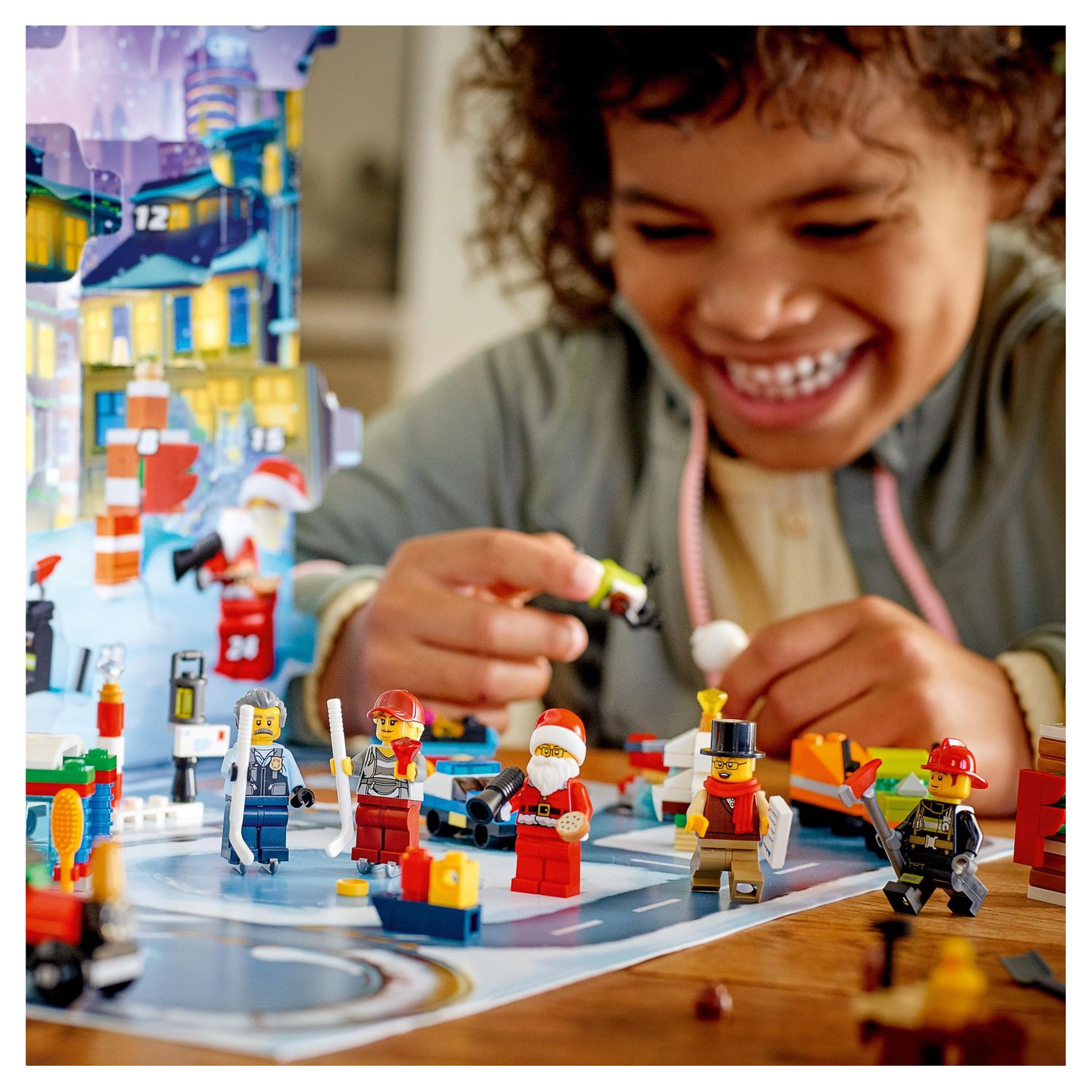 Voir la diapositive 4 : LEGO City 60303 Calendrier de l&rsquo;Avent