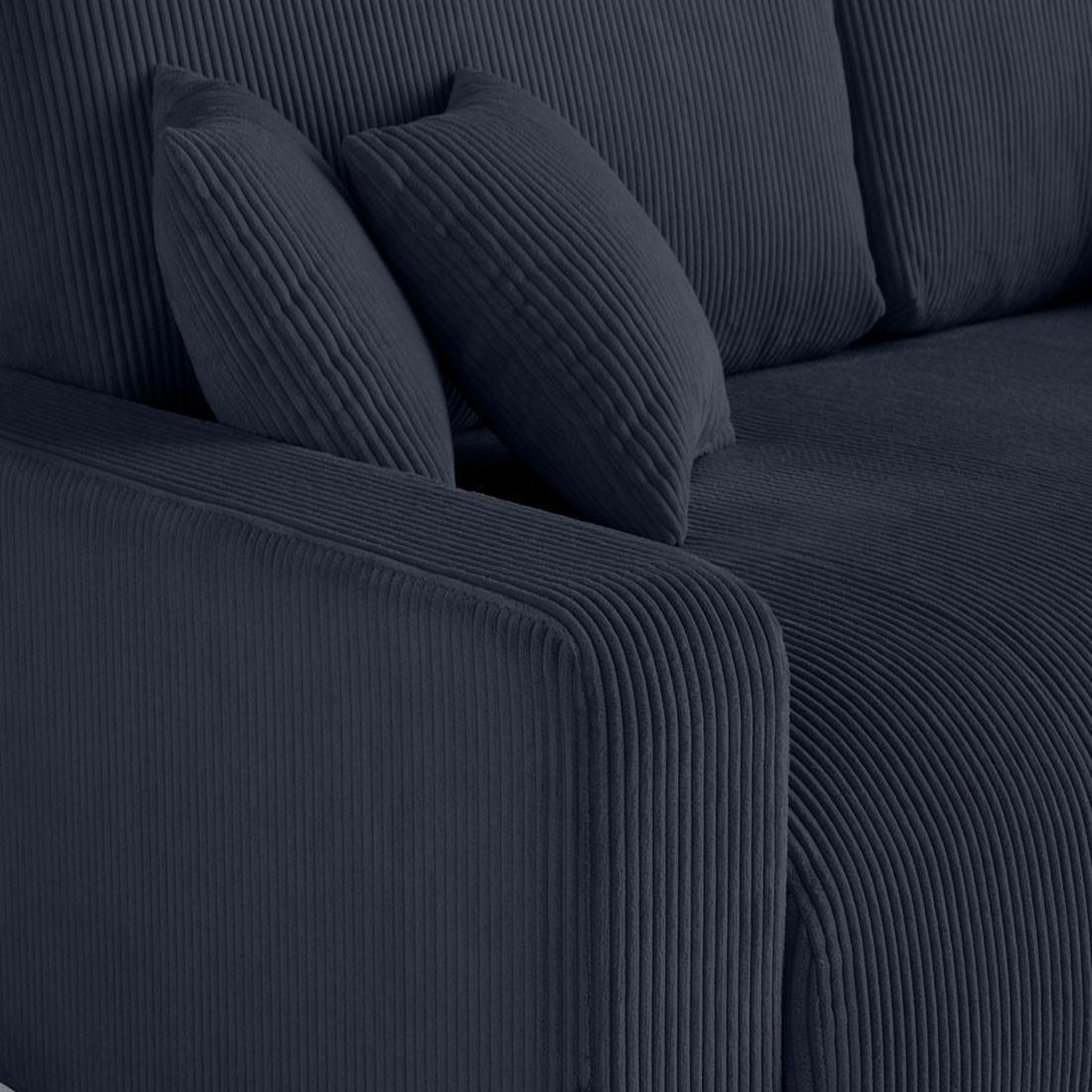 Voir la diapositive 5 : LISA DESIGN Pivoine - canapé droit 3 places - convertible avec coffre - en velours côtelé