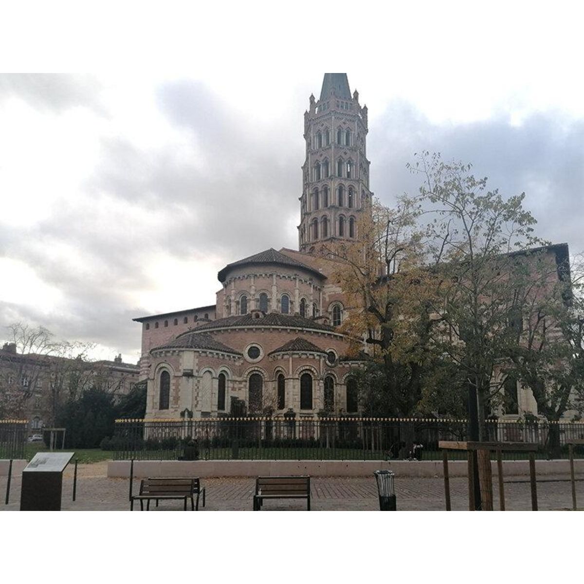Smartbox Visite d'un quartier de Toulouse avec guide-conférencière - Coffret Cadeau Sport & Aventure