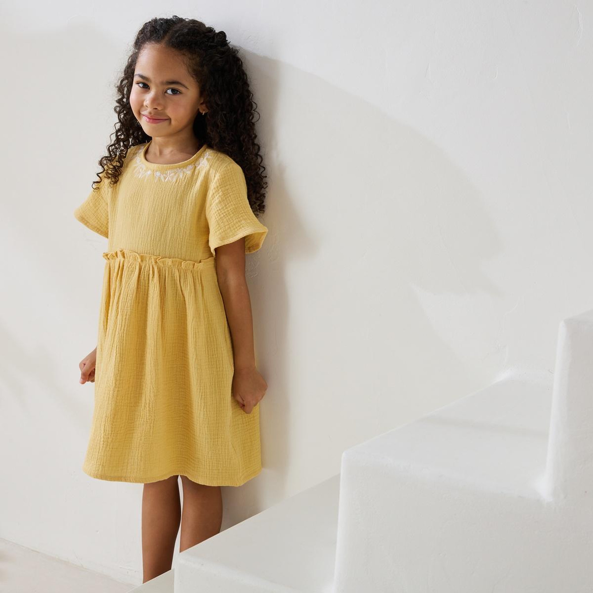 Voir la diapositive 5 : Petit Béguin Robe enfant en gaze de coton camila