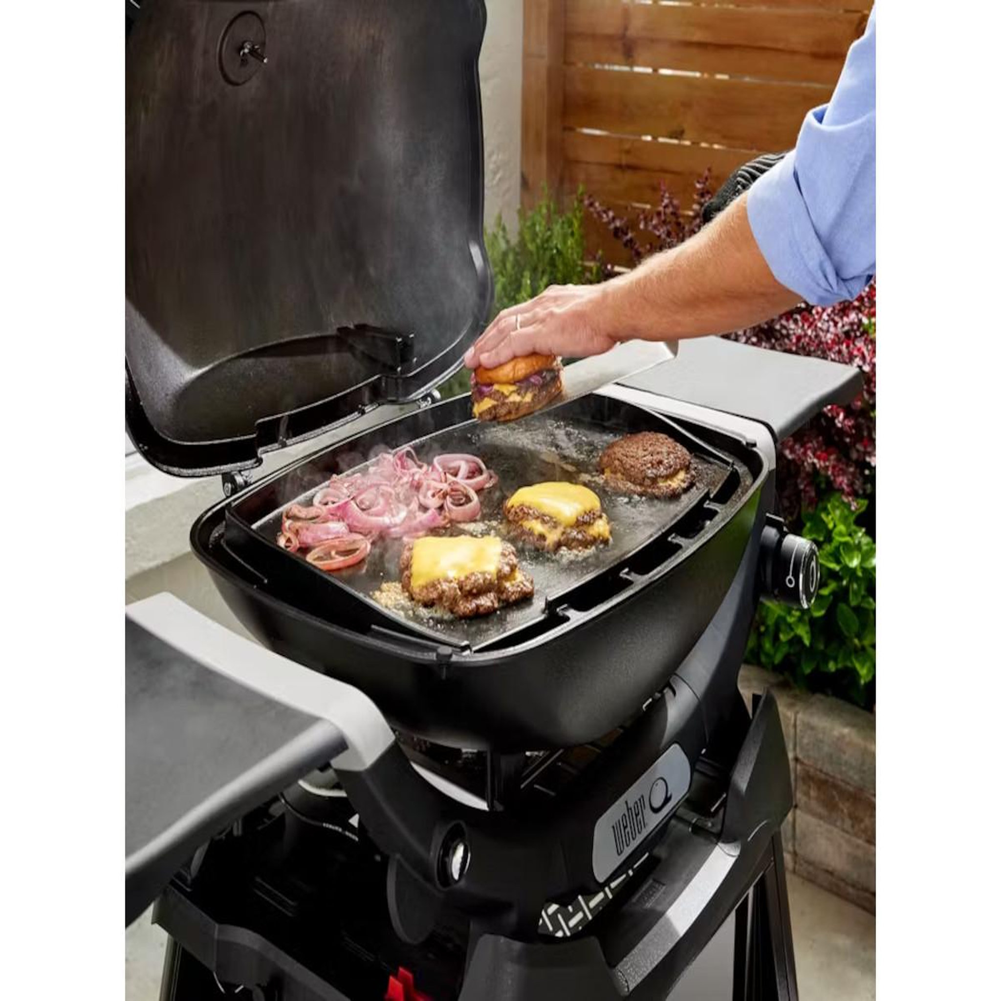 Voir la diapositive 3 : Weber Plancha pour barbecue q2100n