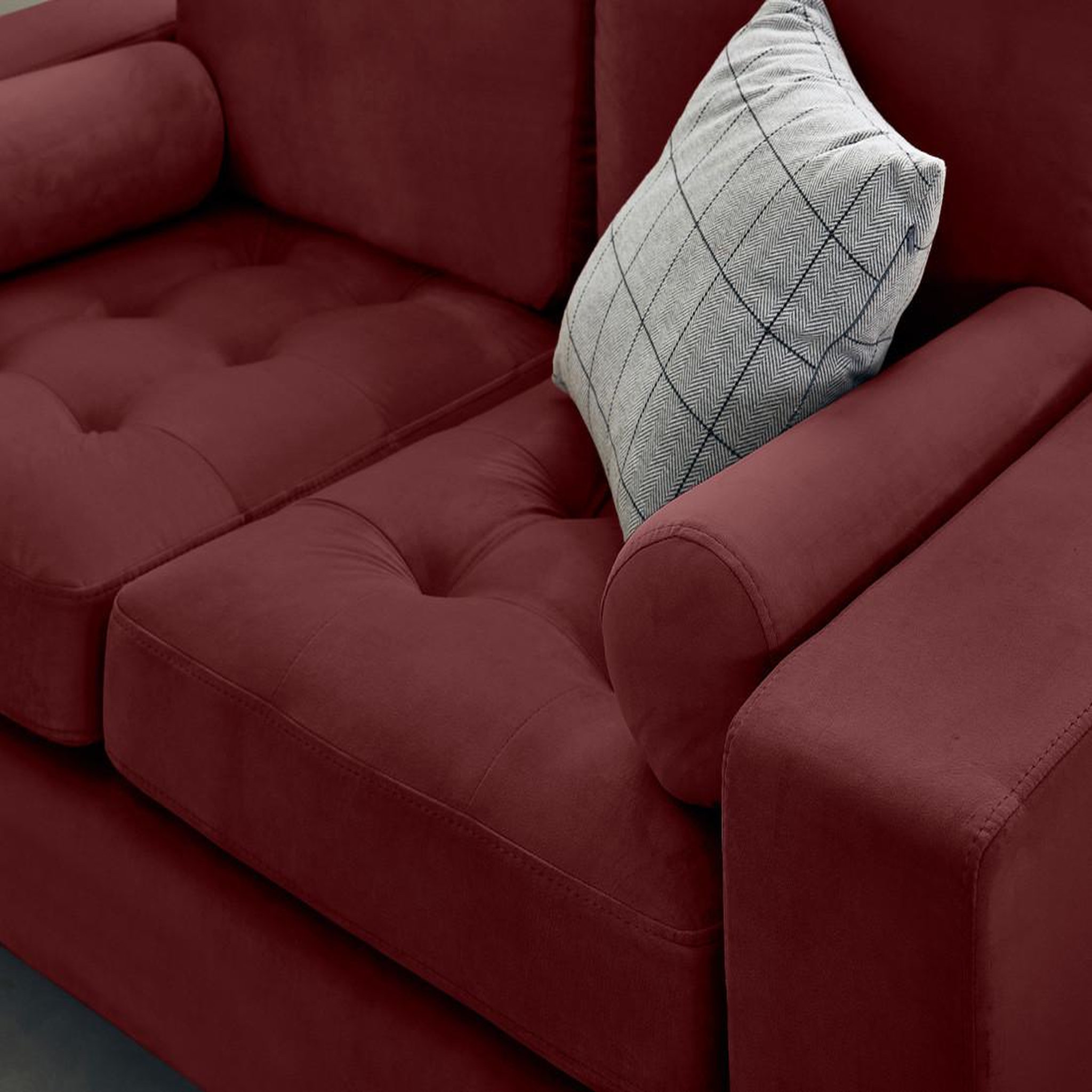 Voir la diapositive 3 : LISA DESIGN Isaure - canapé droit 2 places en velours
