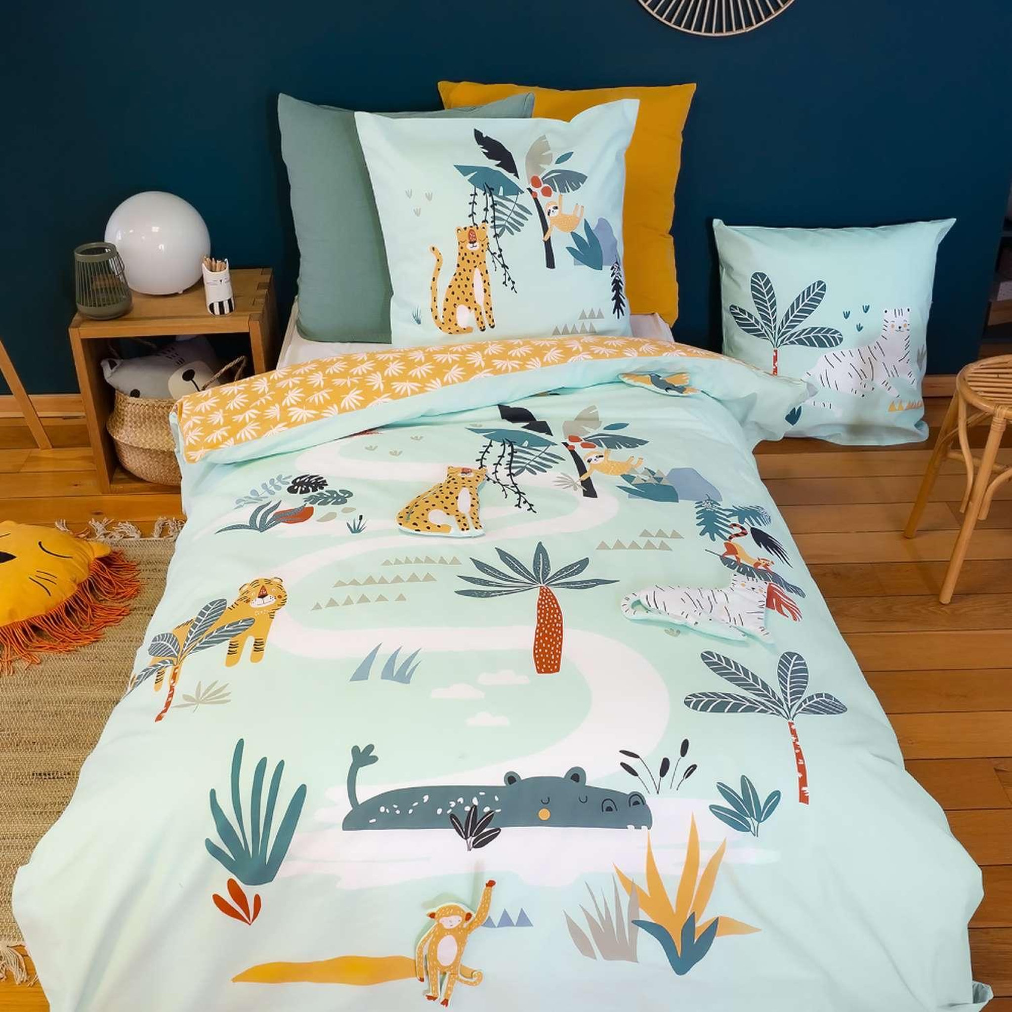 Voir la diapositive 2 : COTE DECO Parure de lit enfant Jungle avec animaux à scratcher - 100% coton 57 fils/cm² - 140 x 200 cm
