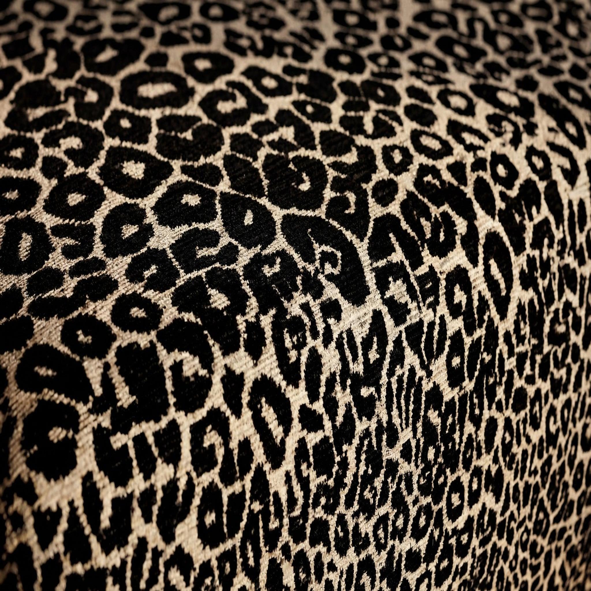 Voir la diapositive 4 : CASANOVA PARIS Rosalie - pouf en tissu imprimé animalier 102x83x46