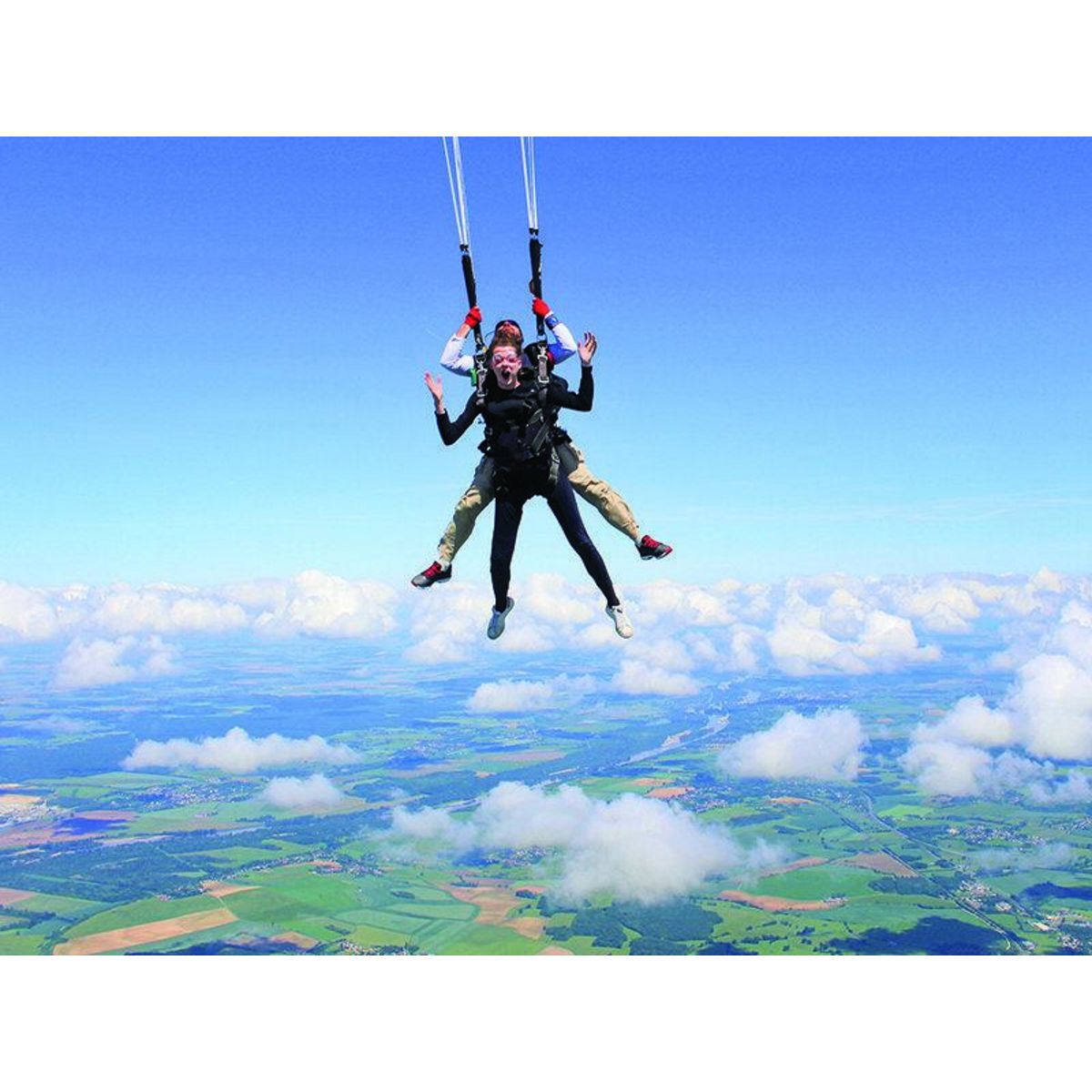 Smartbox Saut en parachute à 4000 mètres pour 2 au sud de Paris - Coffret Cadeau Sport & Aventure