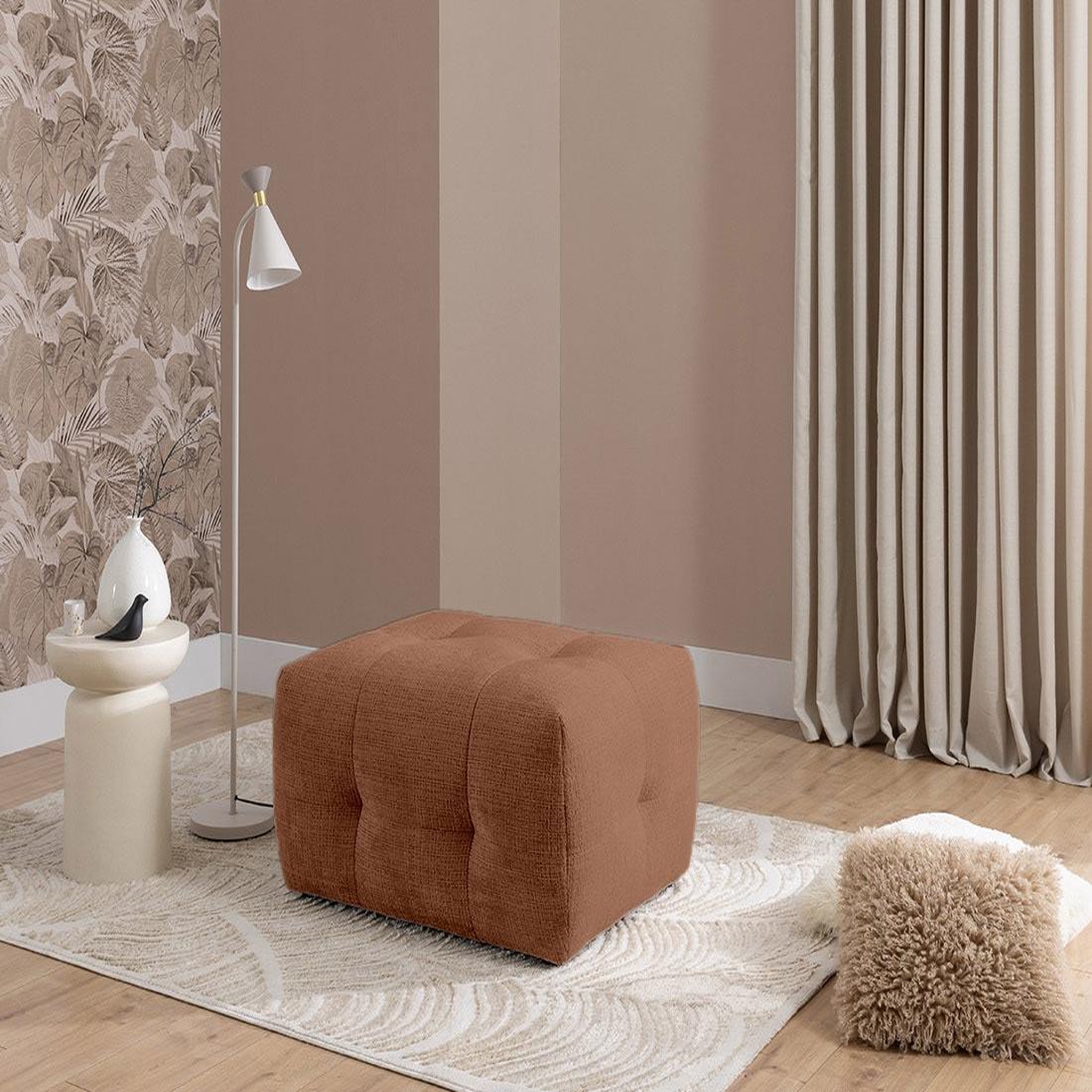 Voir la diapositive 5 : BEST MOBILIER Diane - pouf en velours texturé