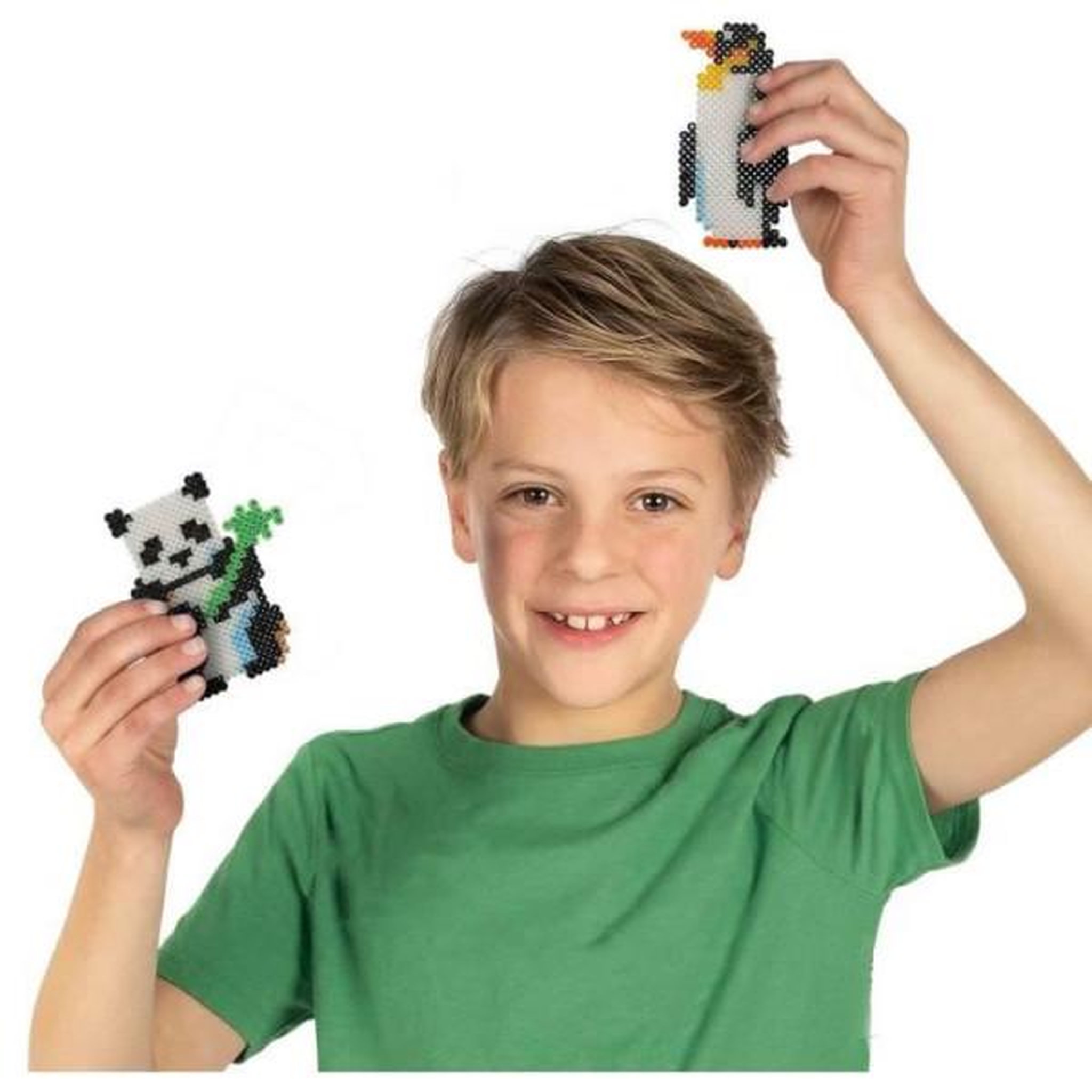 Voir la diapositive 2 : SES Creative Perles a repasser - Animaux du monde - SES CREATIVE - Crée divers animaux avec 3500 perles et instructions.