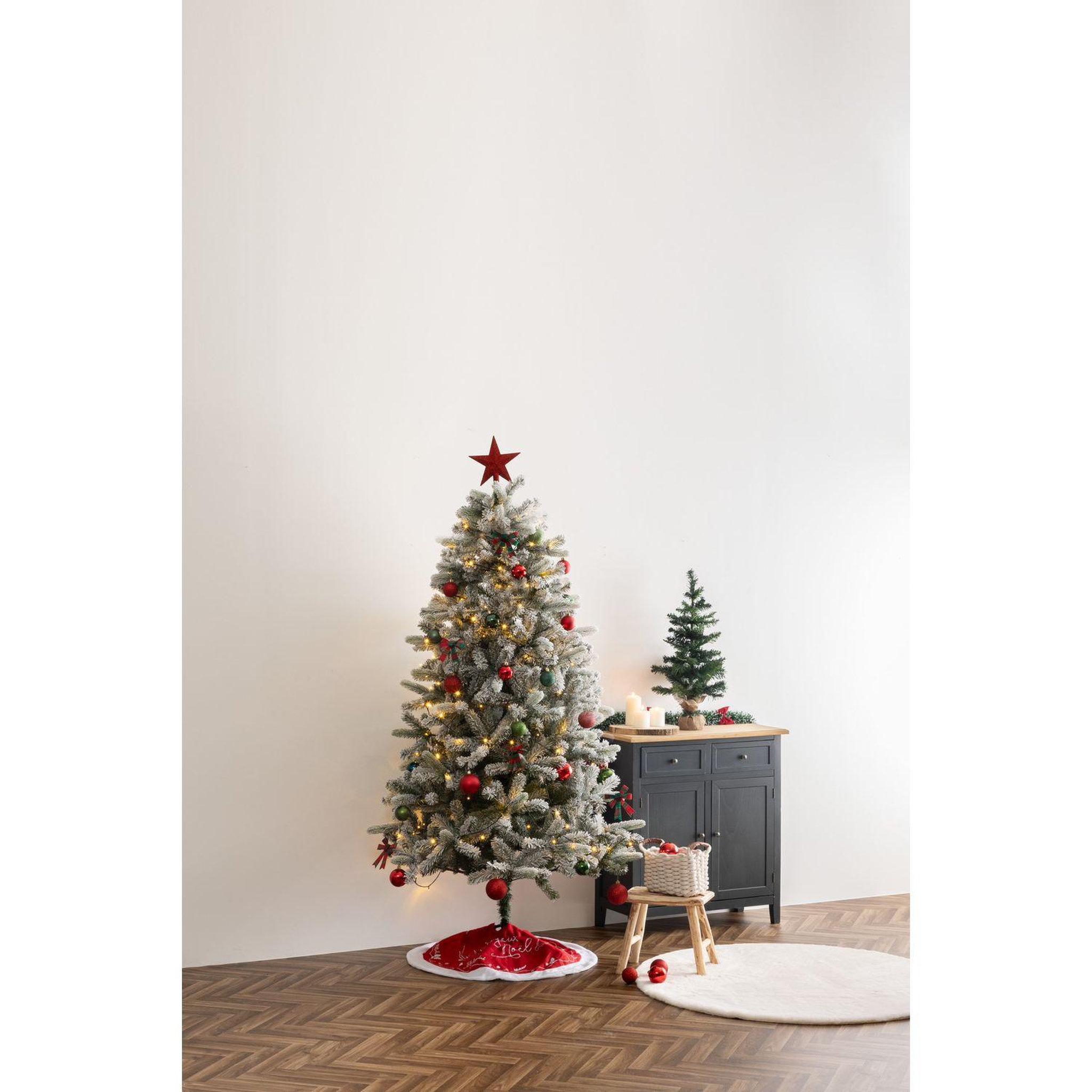 Voir la diapositive 2 : FEERIC LIGHT & CHRISTMAS Sapin de Noël artificiel floqué TEMPÊTE - H. 180 cm - Vert