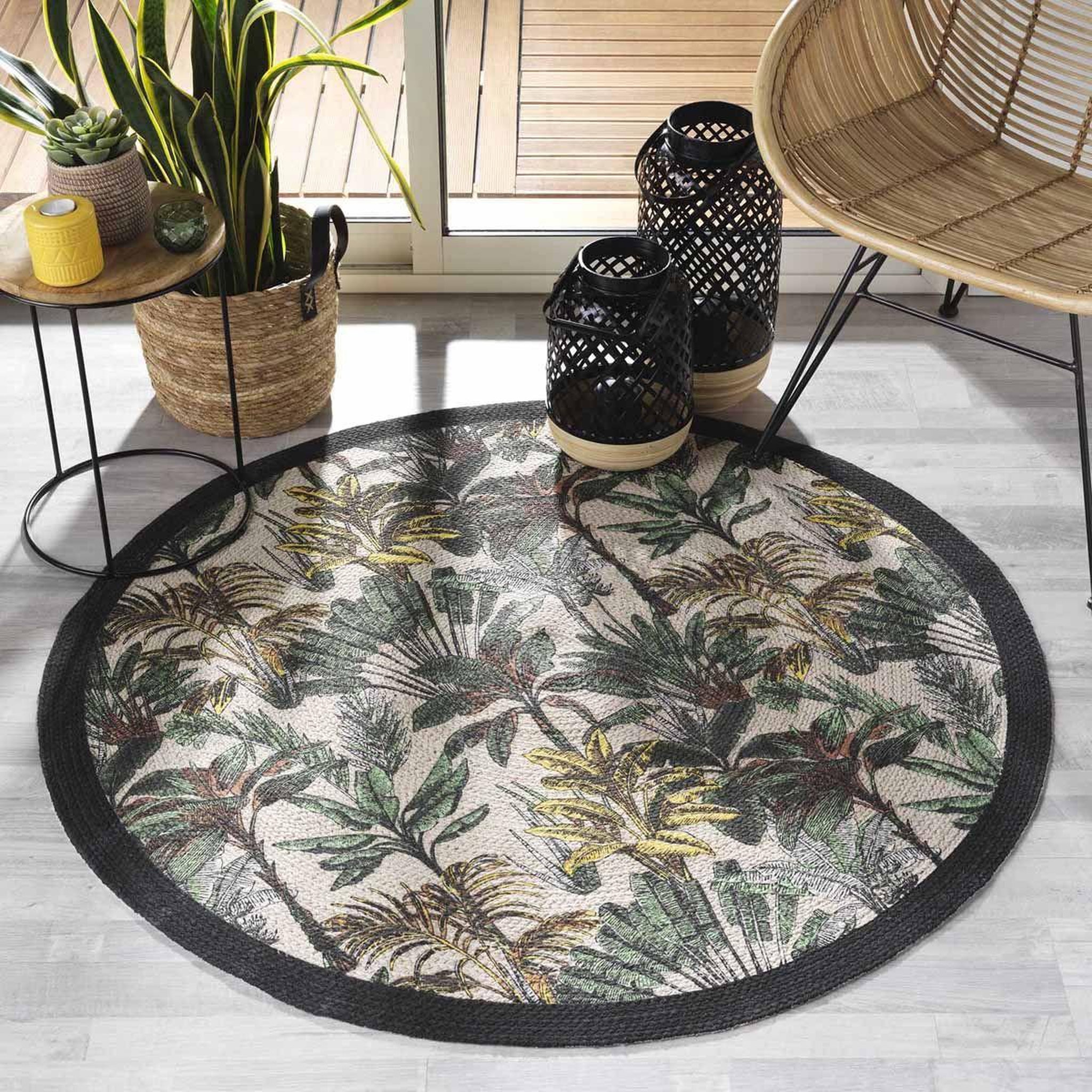 Voir la diapositive 3 : Douceur d'Intérieur Tapis déco à pompons  balinesia  120cm naturel