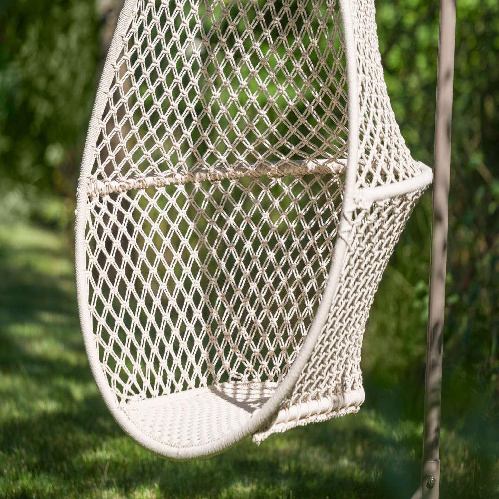 Voir la diapositive 4 : Jardiline Fauteuil œuf suspendu en macramé coton - jardiline
