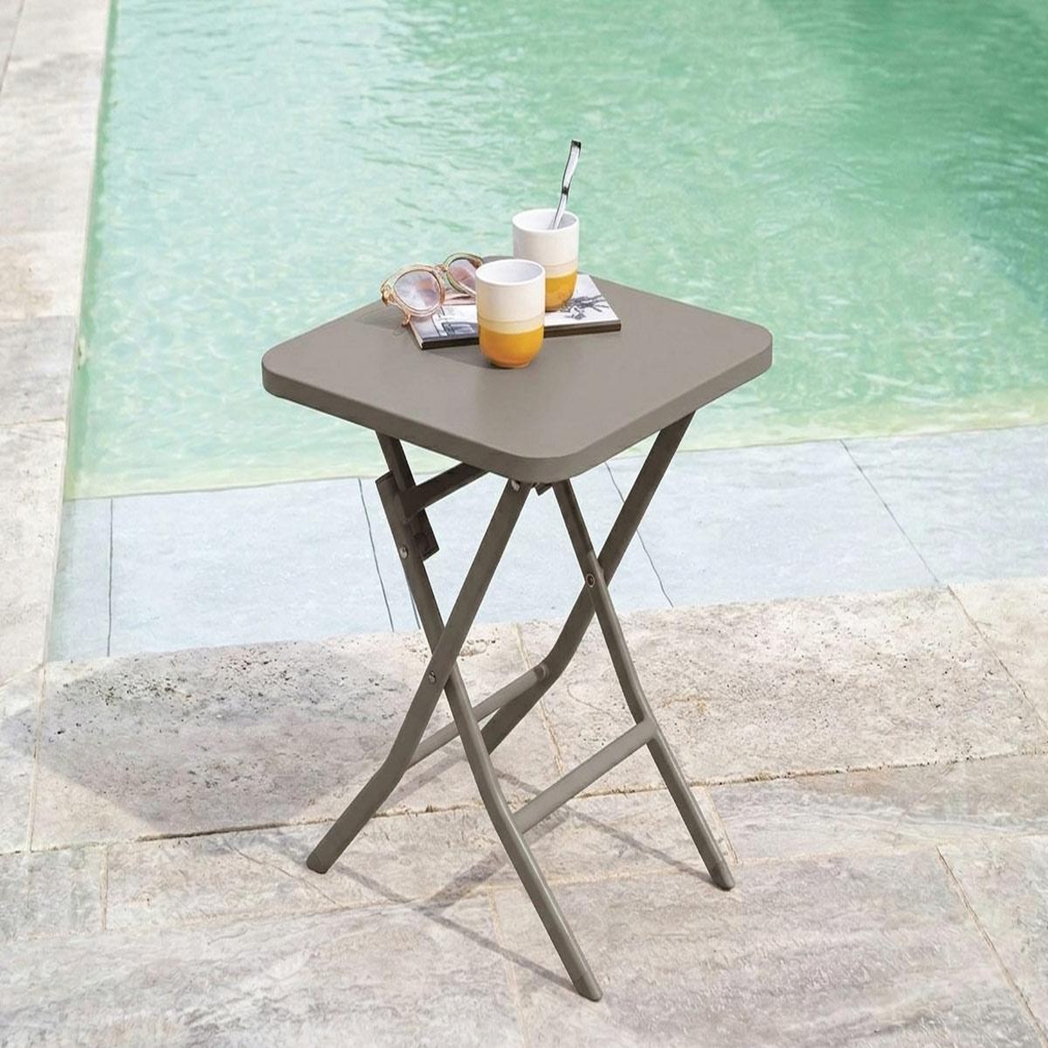 Voir la diapositive 2 : HESPERIDE Table d'appoint carrée pliante greensboro café - 40 x 40 cm - hespéride