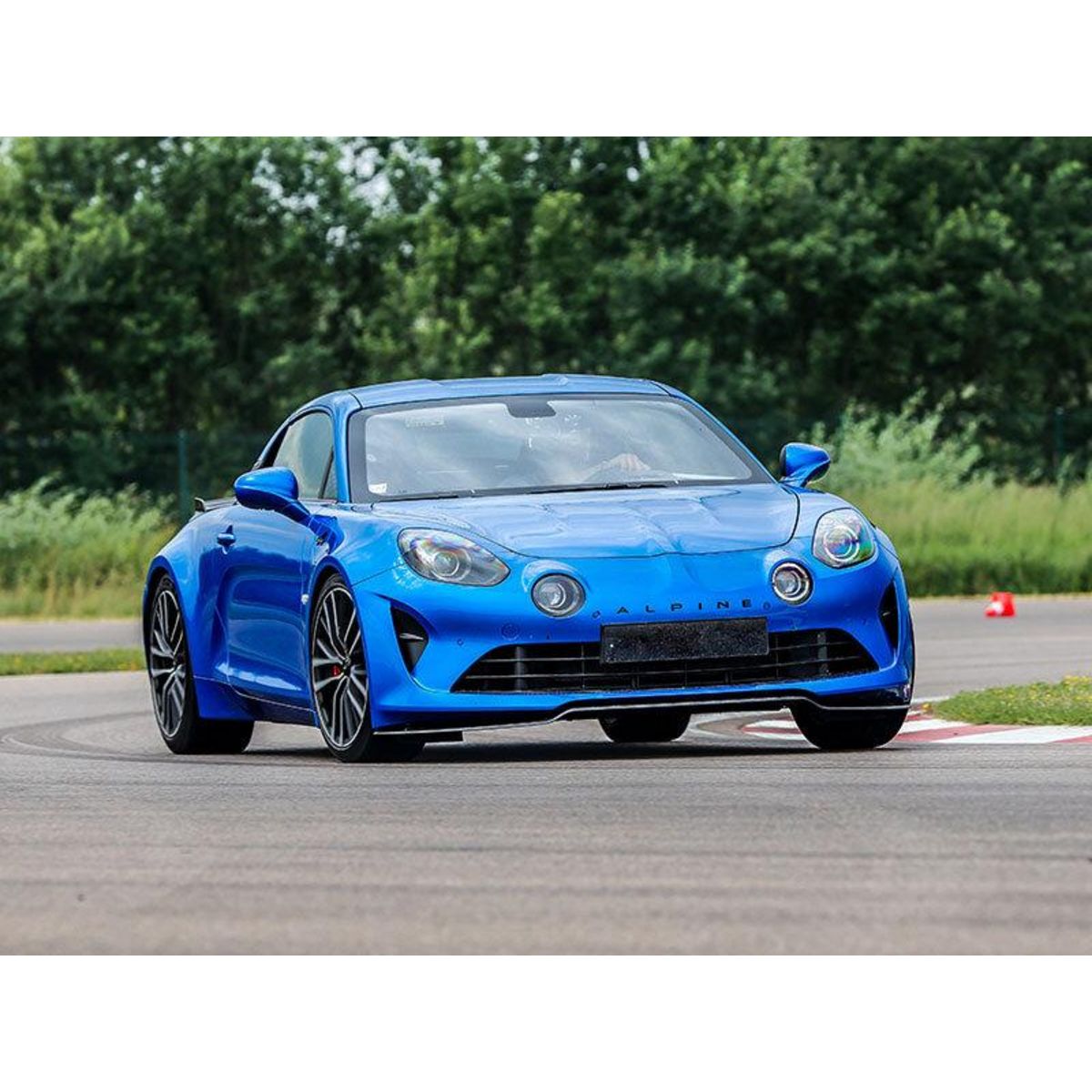 Smartbox Stage de pilotage : 2 tours sur le circuit de Trappes en Alpine A110 S - Coffret Cadeau Sport & Aventure