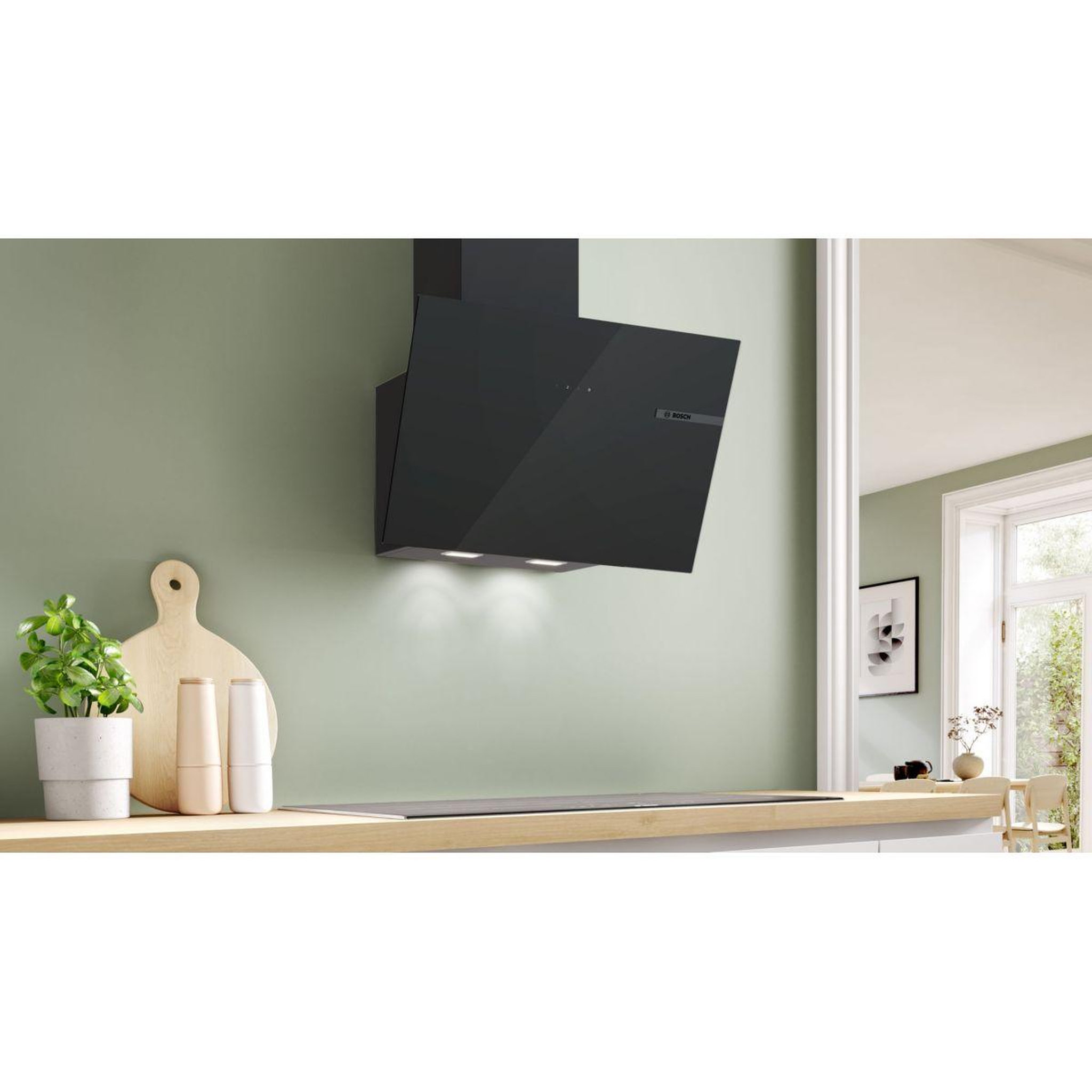 Voir la diapositive 2 : BOSCH Hotte décorative murale inclinée DKW65DF61