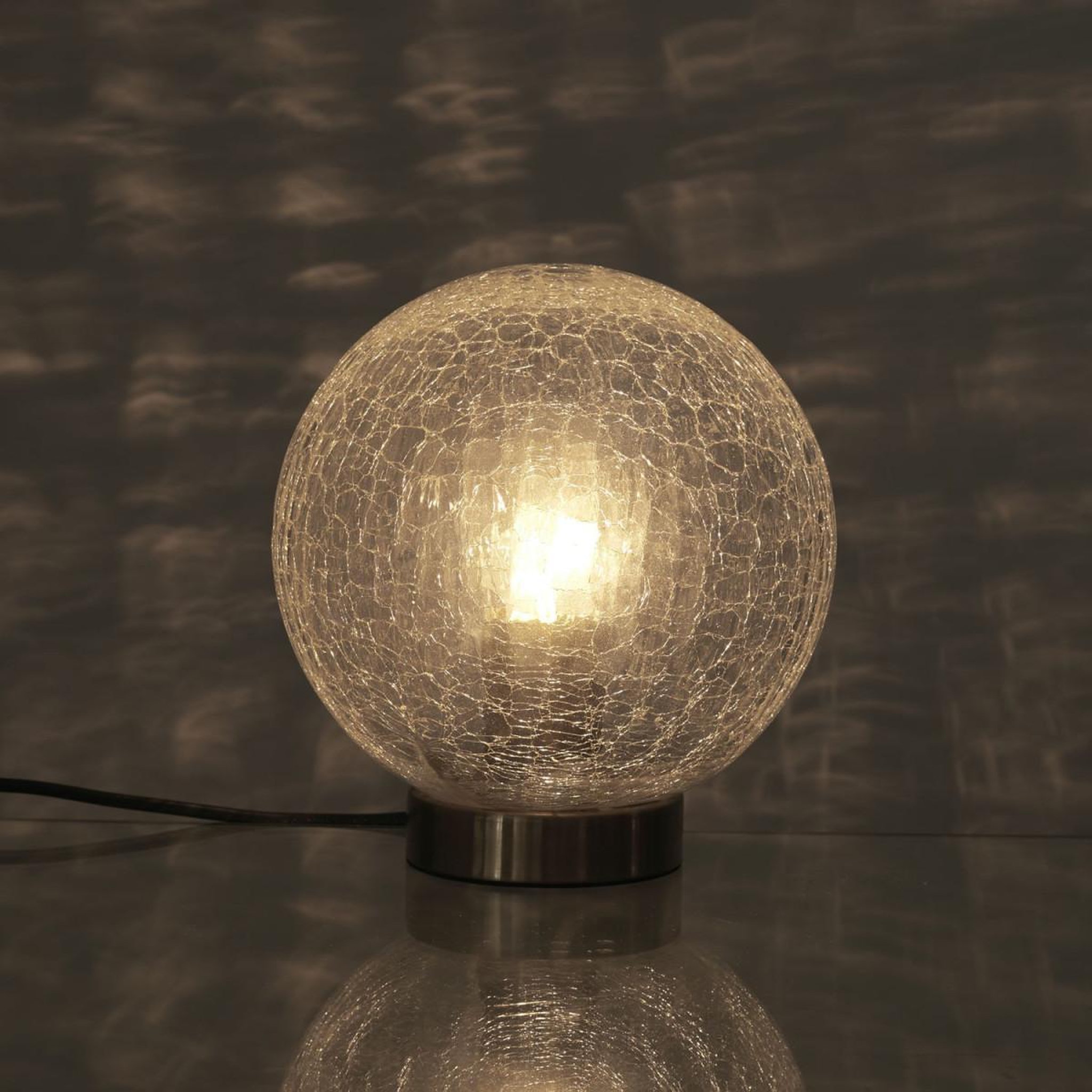 Voir la diapositive 3 : The Home Deco Factory Lampe à poser boule  lounge  22cm transparent