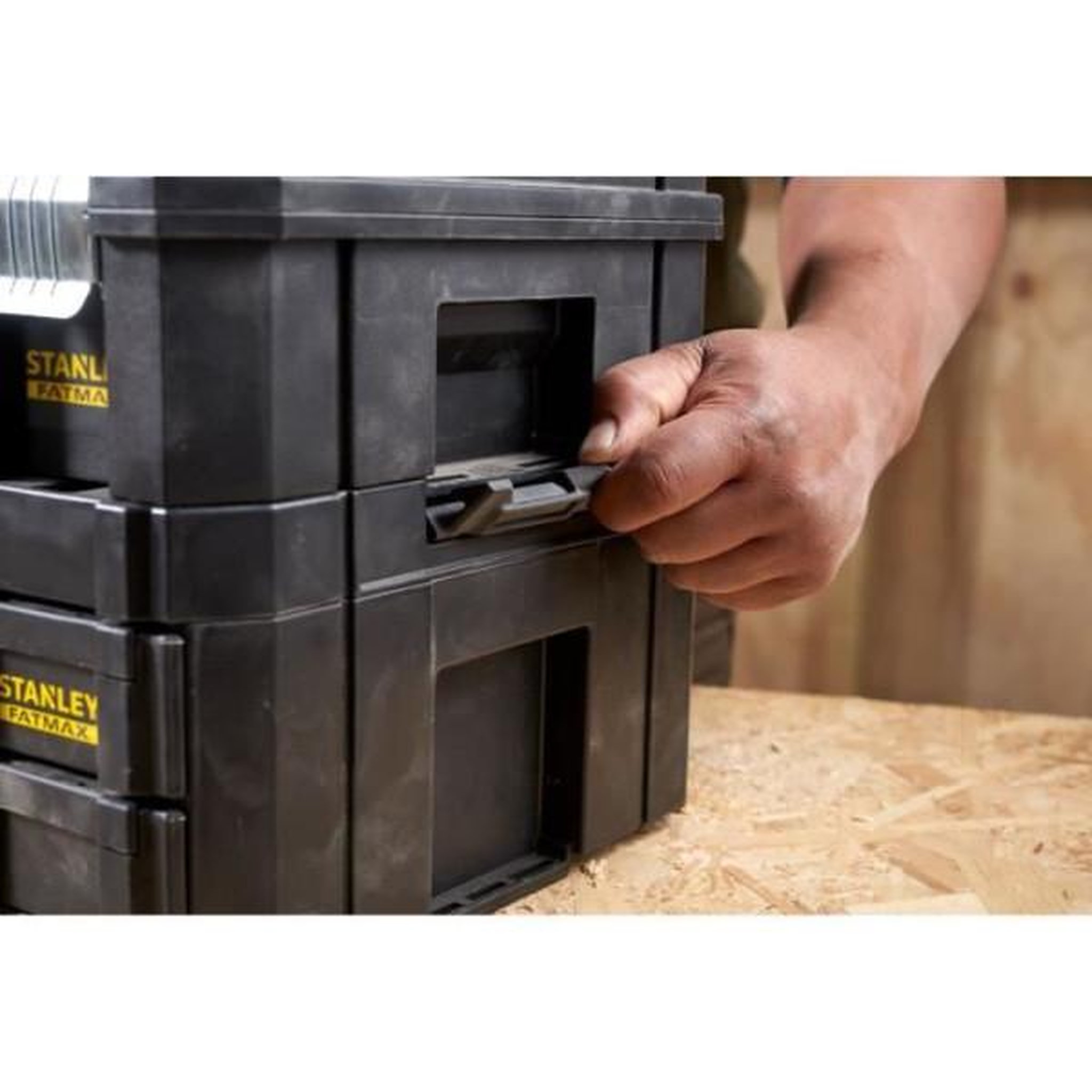 Voir la diapositive 6 : Stanley Mallette grand volume avec porte-outils tstak-fatmax stanley 23l - 44 x 33,17 x 32,61 cm - fmst1-71971