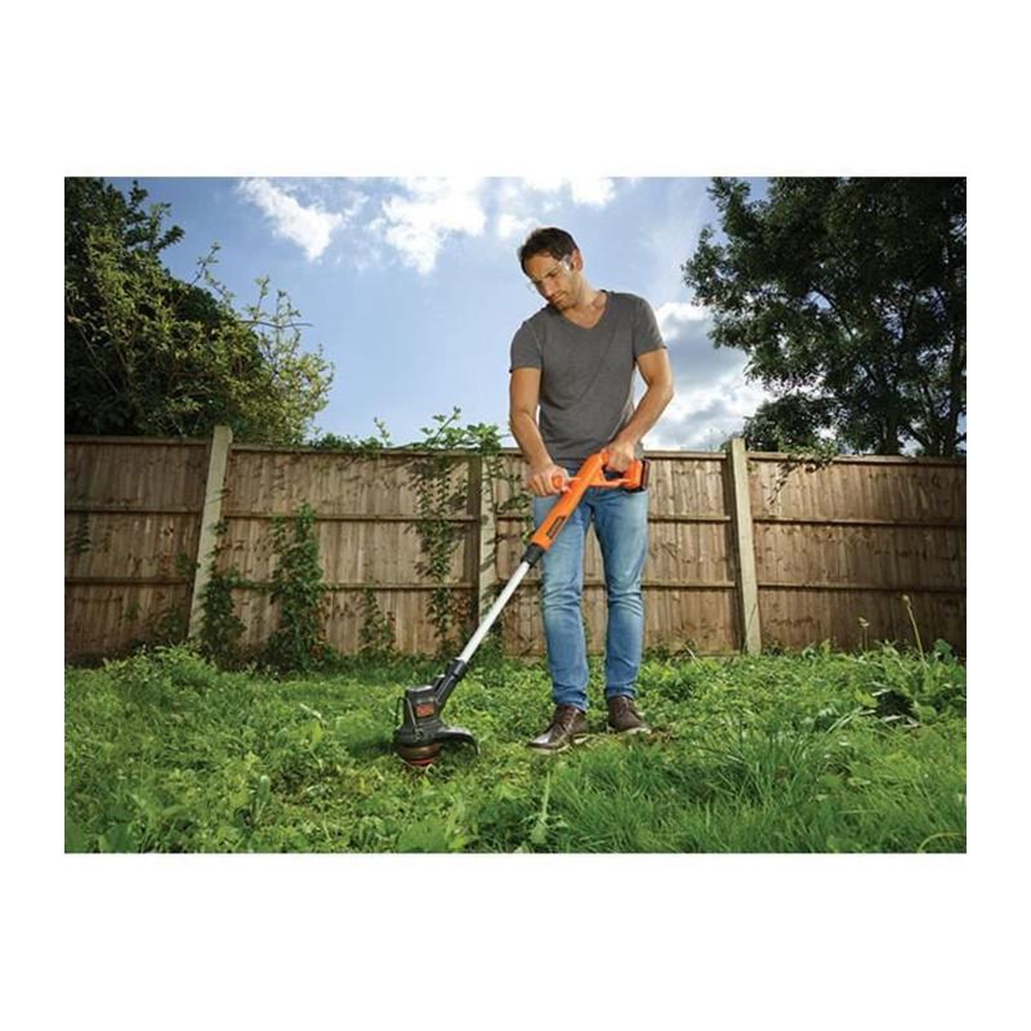 Voir la diapositive 3 : Black et Decker BLACK + DECKER Coupe-Bordures  25cm -18V- Sans fil ST1823
