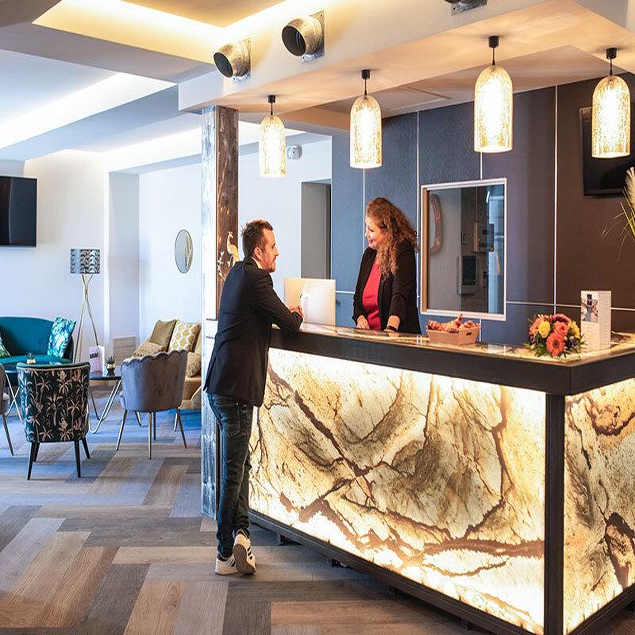 Voir la diapositive 4 : Smartbox 3 jours en hôtel 4* avec accès au spa à avignon - coffret cadeau séjour