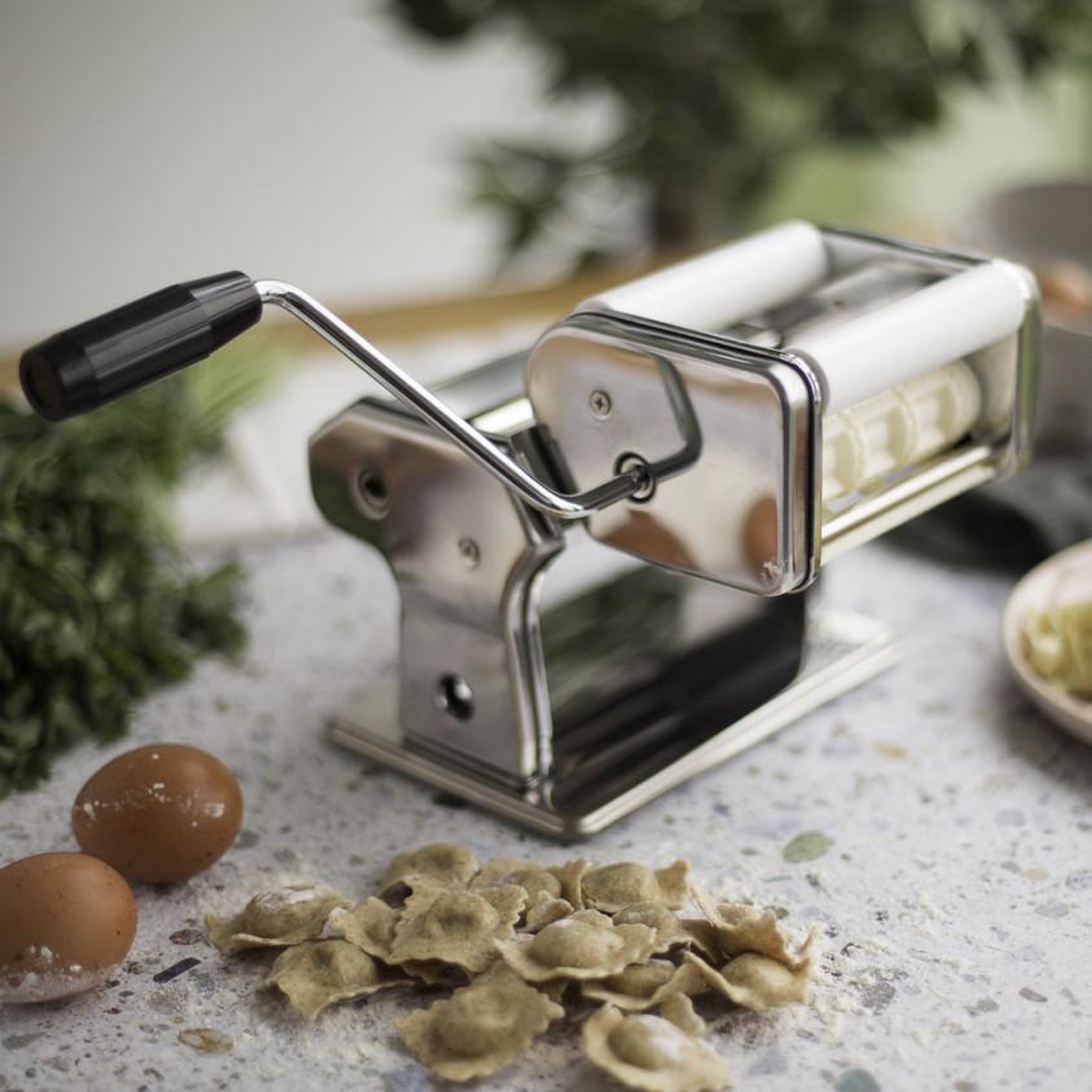 Voir la diapositive 3 : LIVOO Machine à pâtes manuel + ravioli - men41