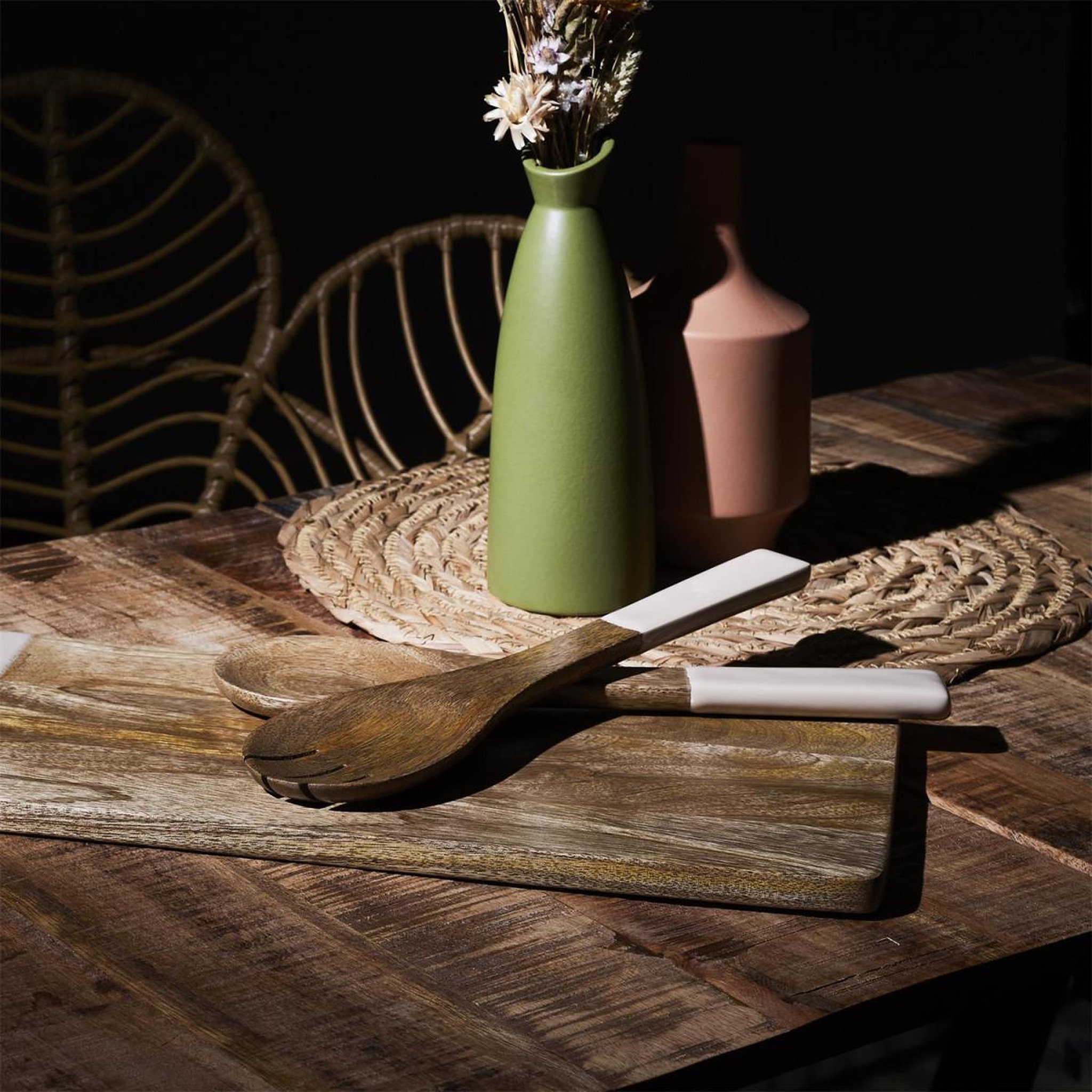 Voir la diapositive 4 : The Home Deco Factory Couverts à Salade Uni en Bois  Dune  30cm Beige