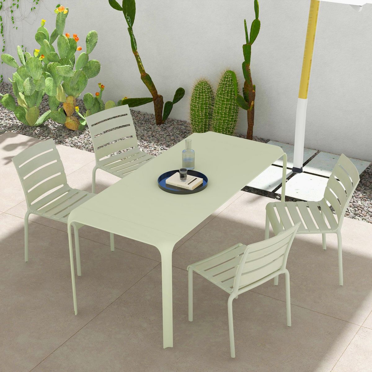 OUTSUNNY Lot de 4 chaises de jardin empilables avec assise et dossier à lattes vert
