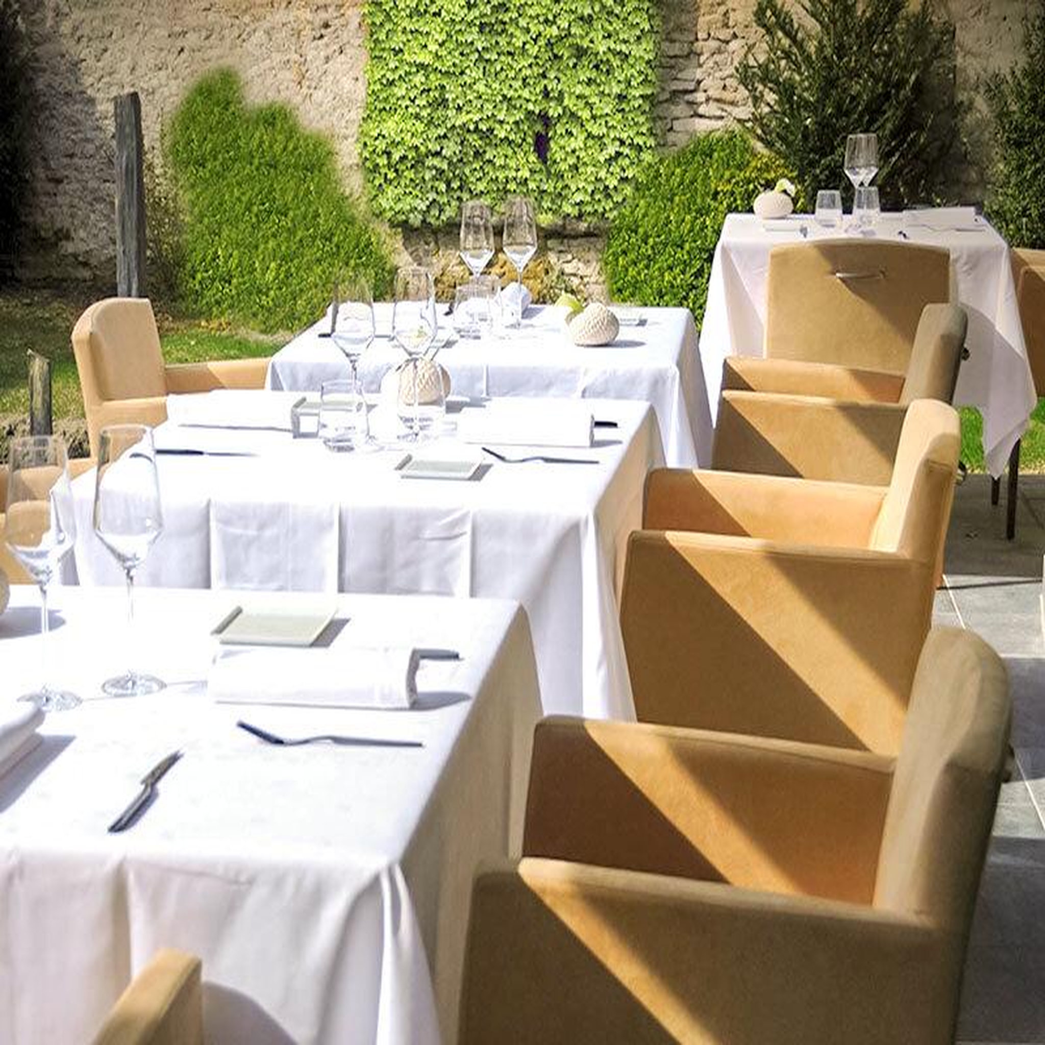 Voir la diapositive 2 : Smartbox Adresses primées : repas 3 plats au restaurant ivan vautier à caen - coffret cadeau gastronomie