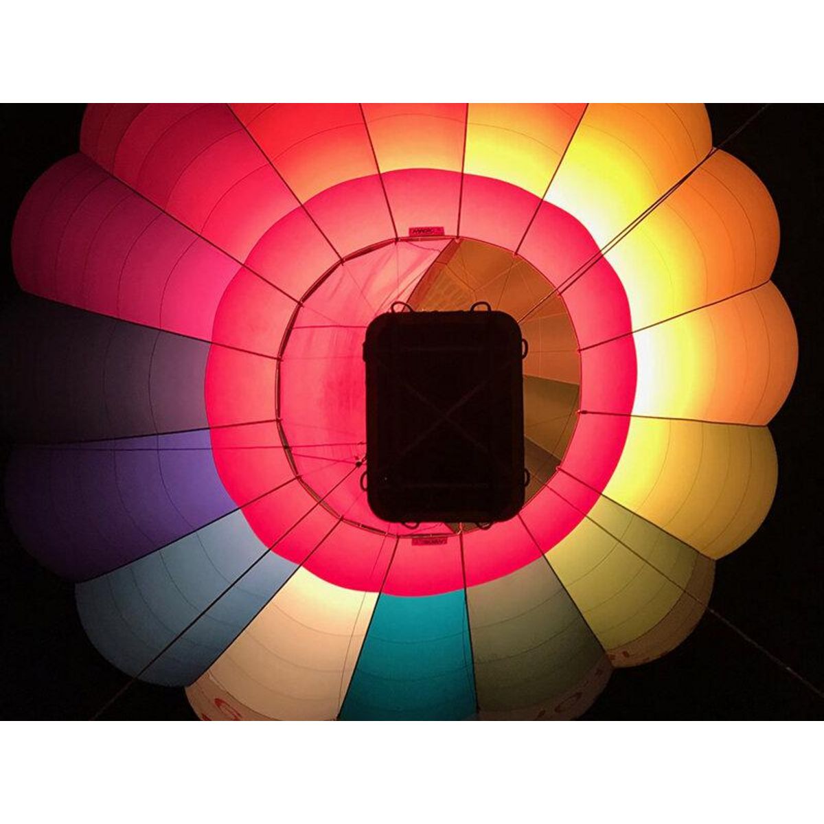 Smartbox Vol en montgolfière au-dessus du lac Léman au lever du soleil - Coffret Cadeau Sport & Aventure