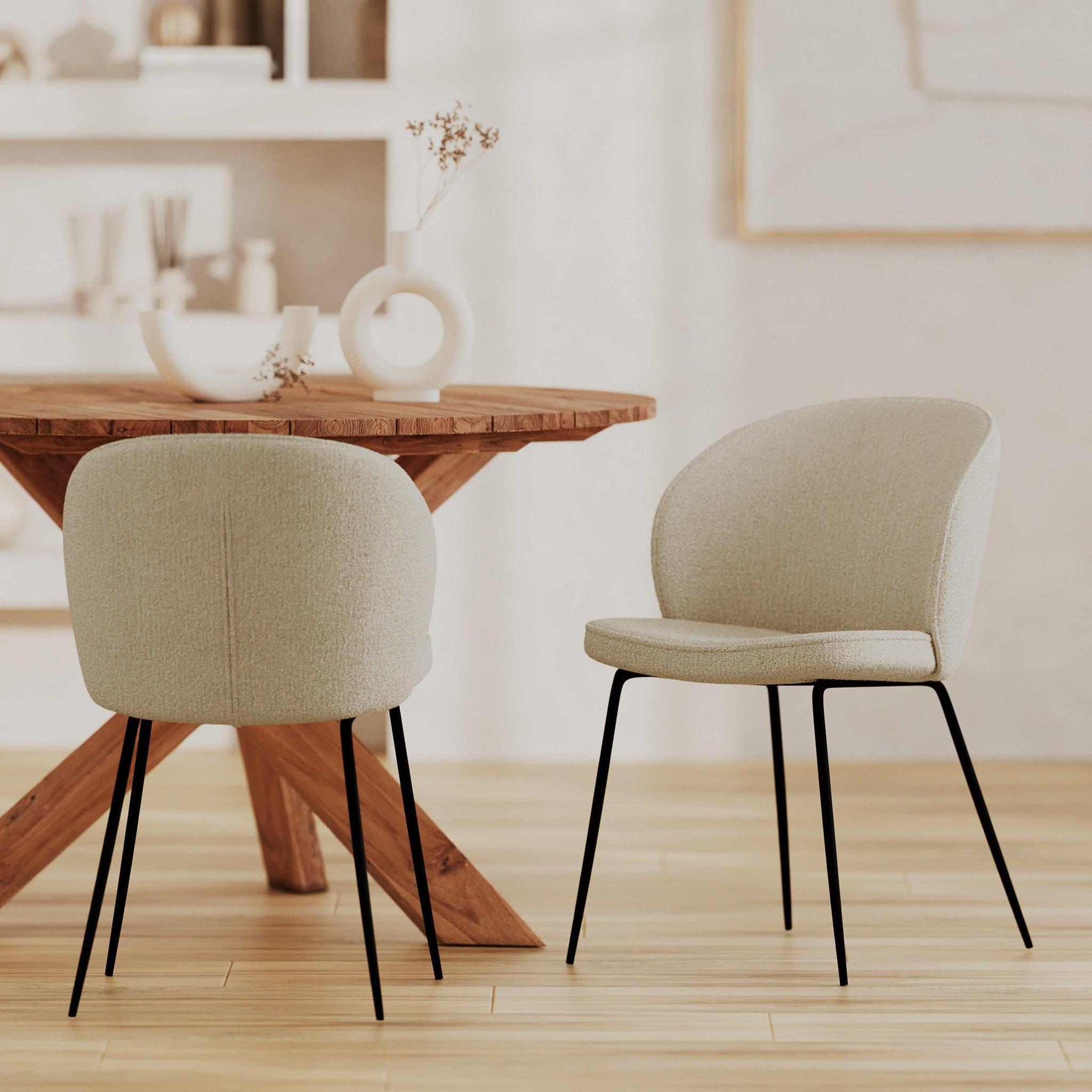 Voir la diapositive 2 : MAISON PAVANE Lot de 2 chaises en tissu bouclé beige et pieds en métal-groom