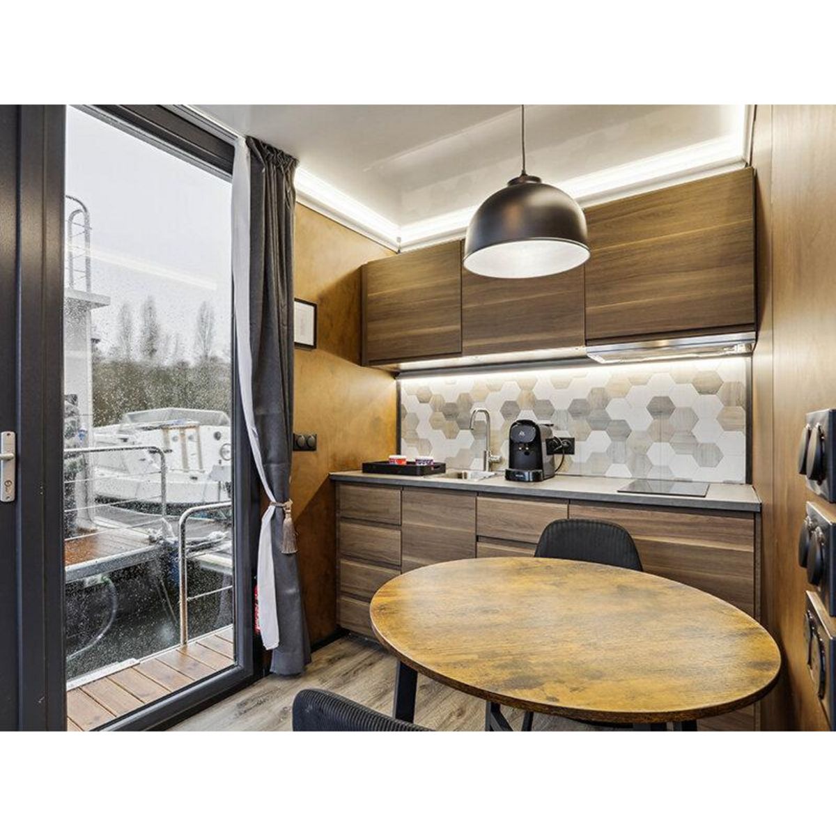 Smartbox Escapade insolite de 2 jours en maison flottante avec terrasse tout près de Paris - Coffret Cadeau Séjour