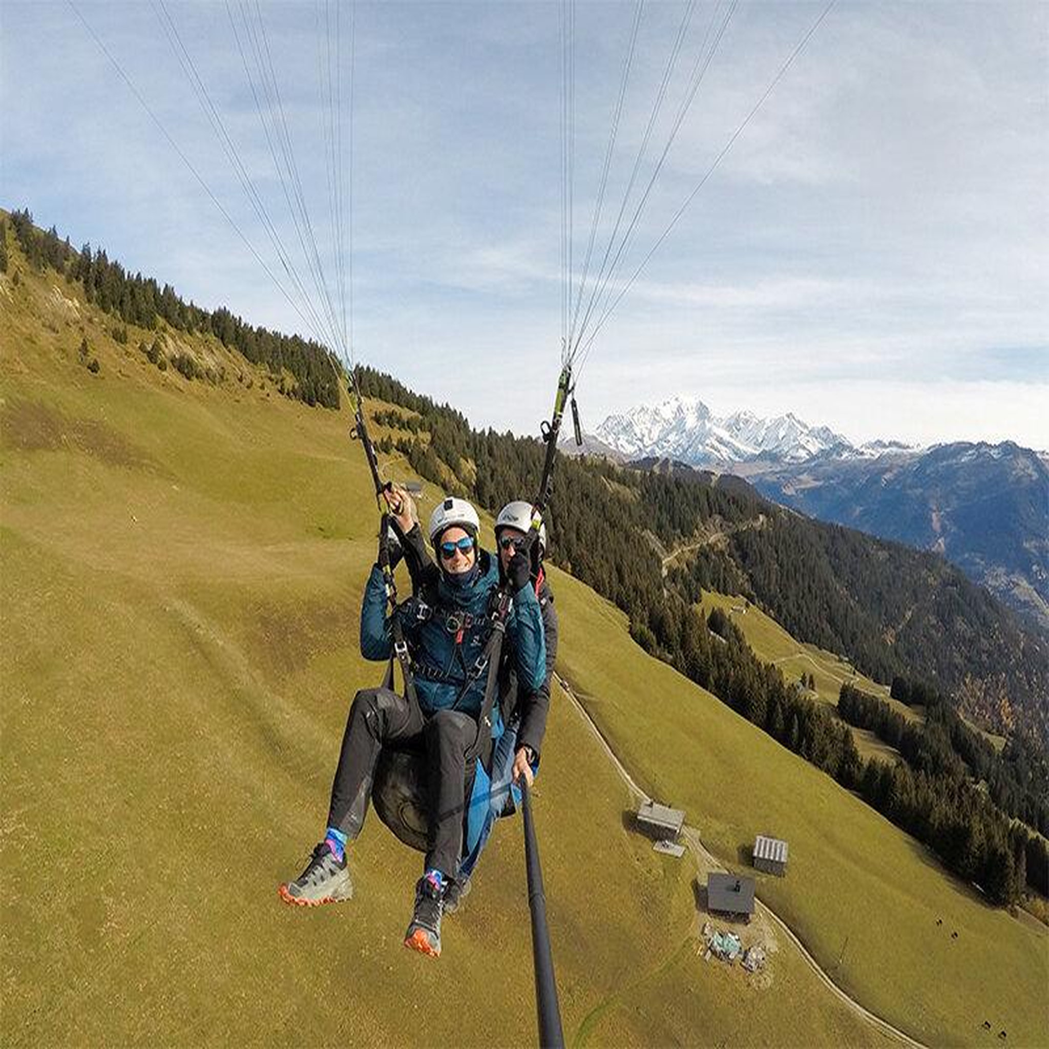 Voir la diapositive 4 : Smartbox Vol en parapente de 25 min avec photo-souvenir près du mont blanc pour 1 personne - coffret cadeau sport & aventure