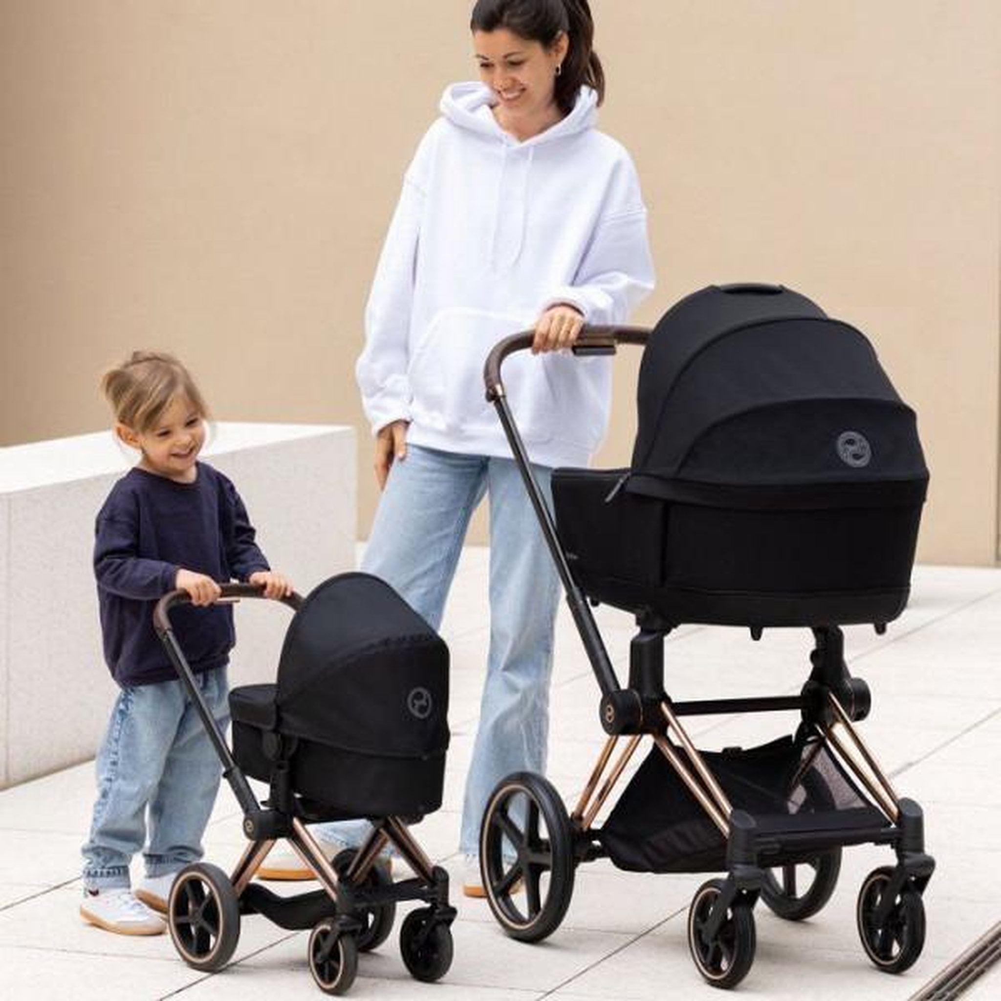 Voir la diapositive 3 : Corolle Landau 3-en-1 - COROLLE - Cybex Priam - Pour poupons de 36 a 42 cm - Gris - Des 3 ans