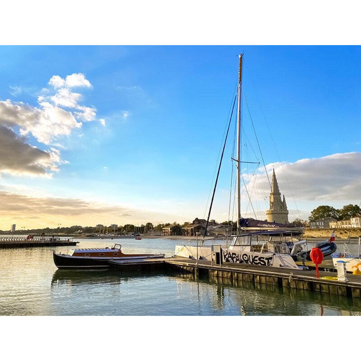 Smartbox Cap vers Fort Boyard : balade en catamaran de 4h pour 2 personnes - Coffret Cadeau Sport & Aventure