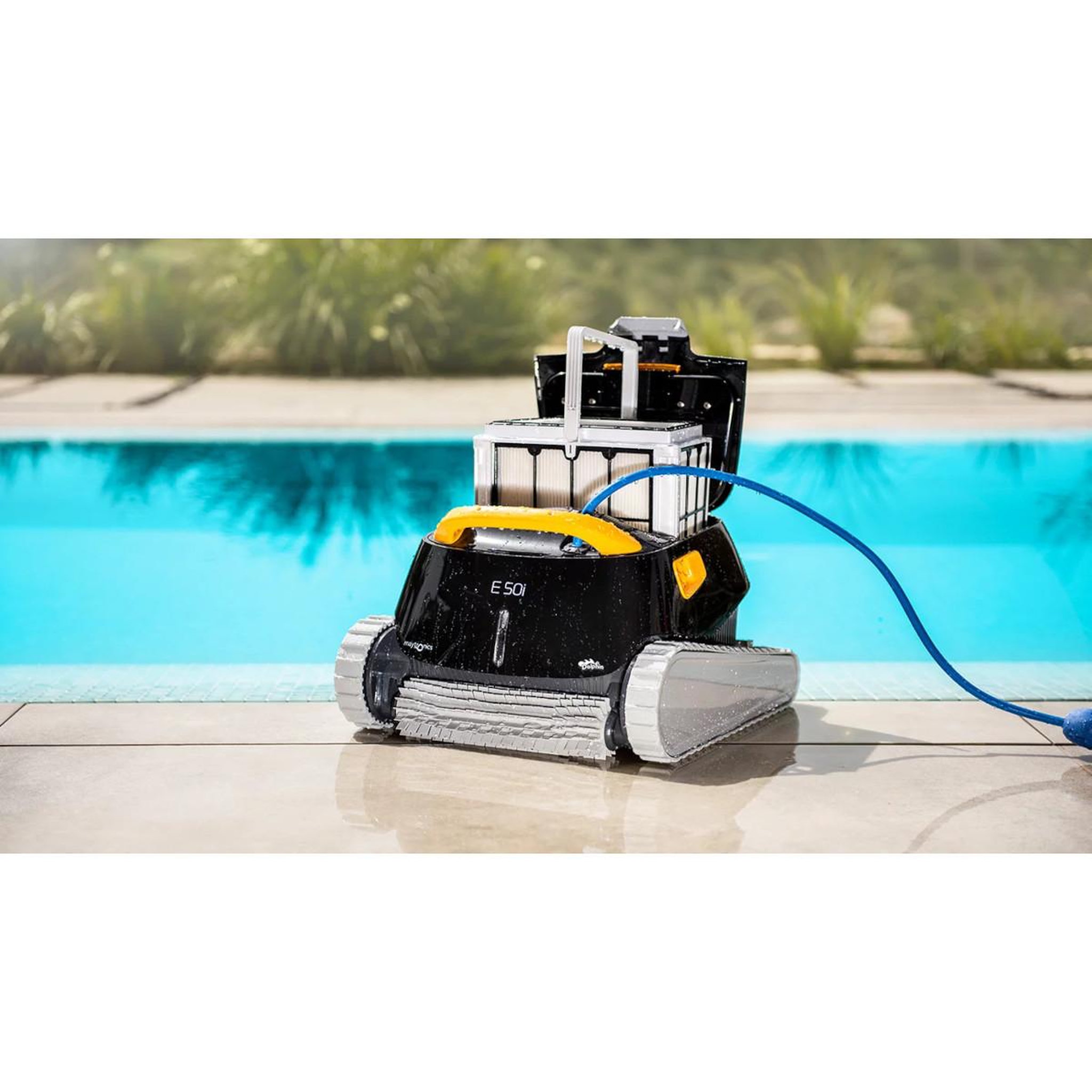 Voir la diapositive 3 : Dolphin Robot electrique de piscine fond, parois et ligne d'eau avec chariot - e50i
