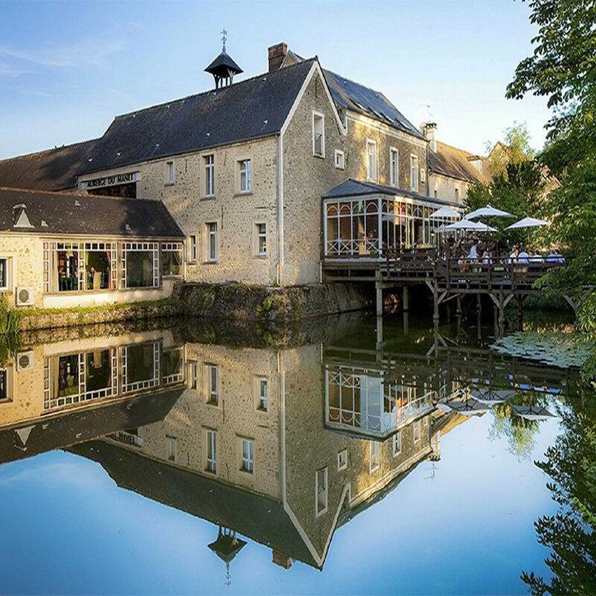 Voir la diapositive 4 : Smartbox 2 jours d'exception avec dîner en hôtel 4* à la campagne près de paris - coffret cadeau séjour