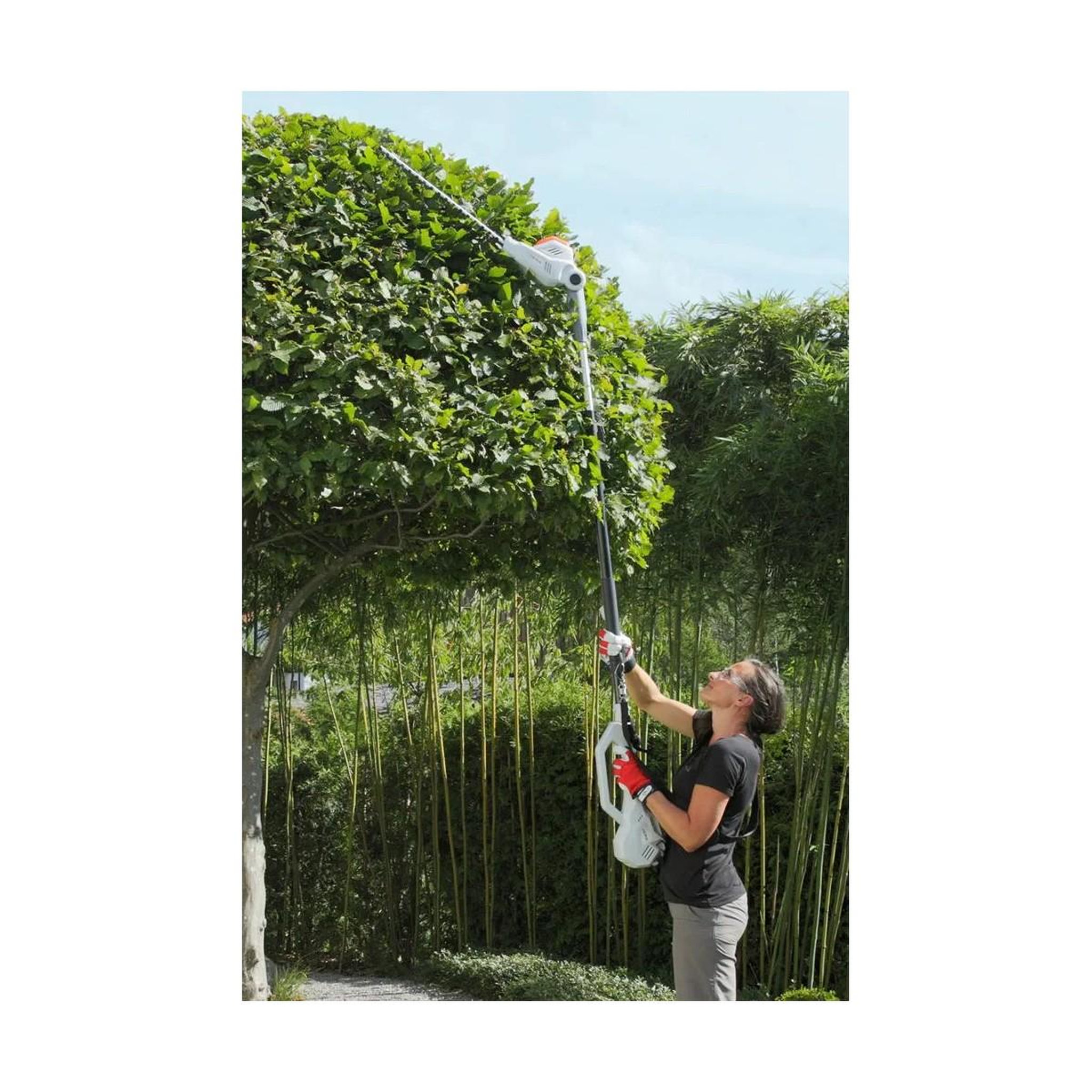 Voir la diapositive 4 : Ikra Taille haie sur perche télescopique 40v - lame de 43cm -batterie lithium 2,5ah + chargeur led 40v - sangle d'épaule ikra