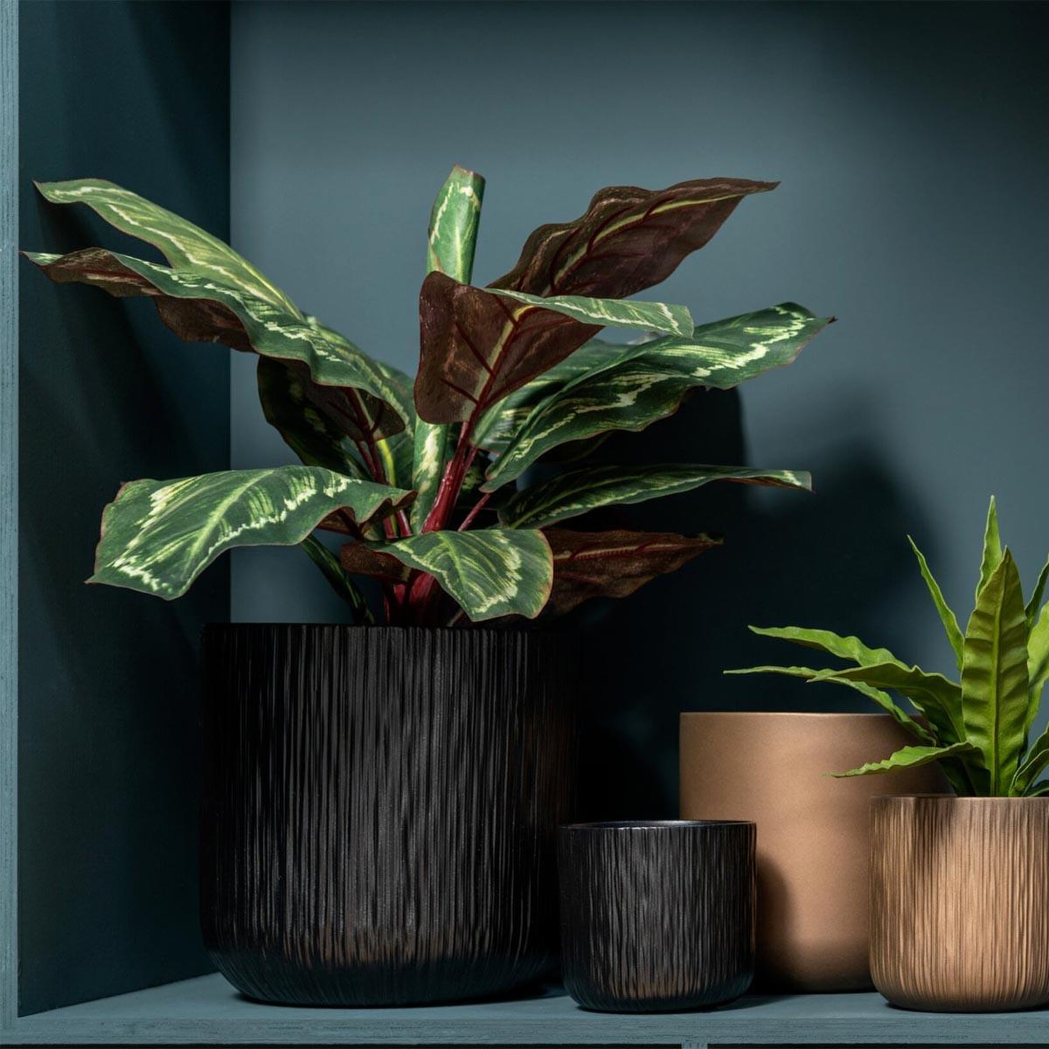 Voir la diapositive 2 : J-LINE Plante artificielle en pot  peacock  60cm vert