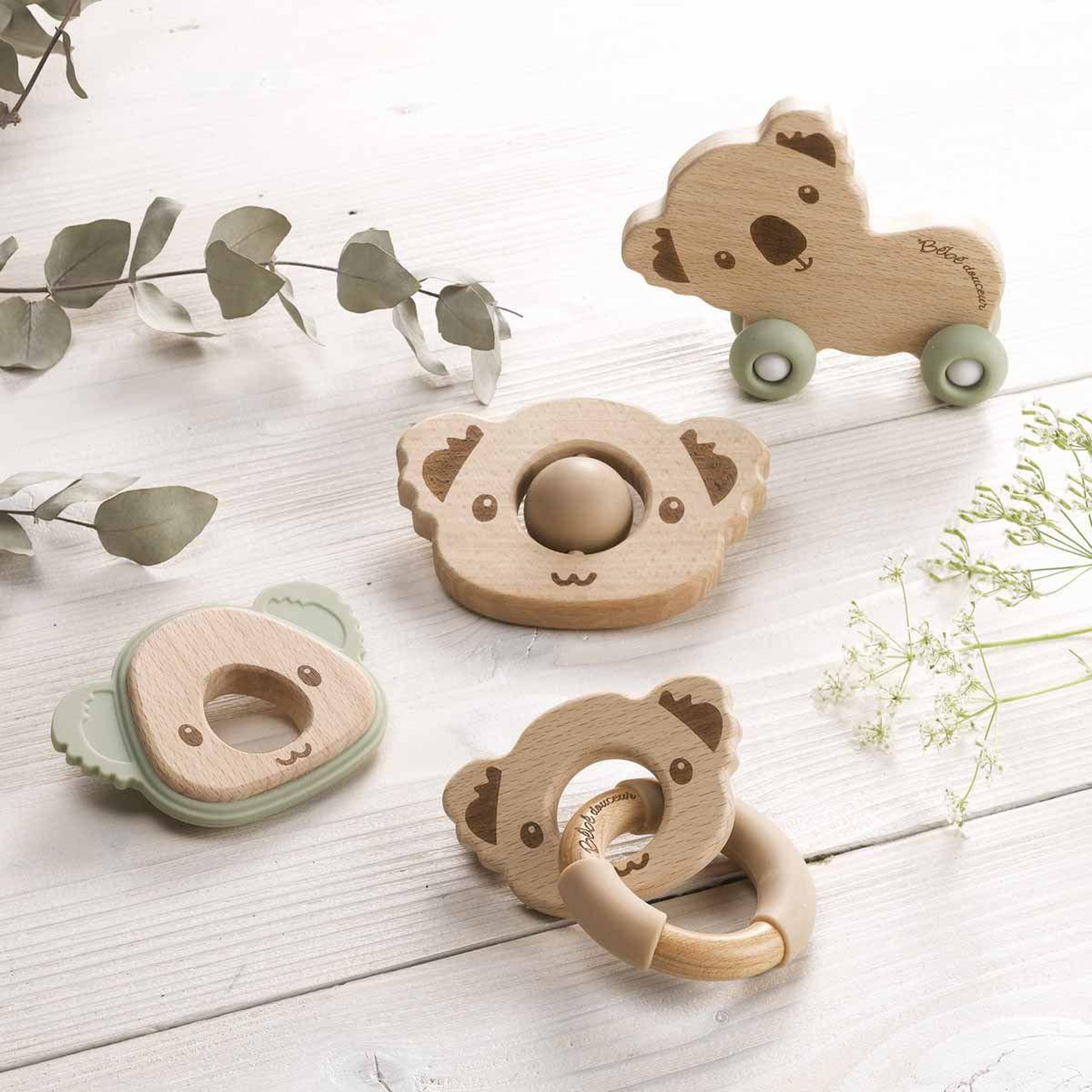 Voir la diapositive 2 : BEBE DOUCEUR Jouet d'Éveil Bébé  Koala avec Roulettes  12cm Vert