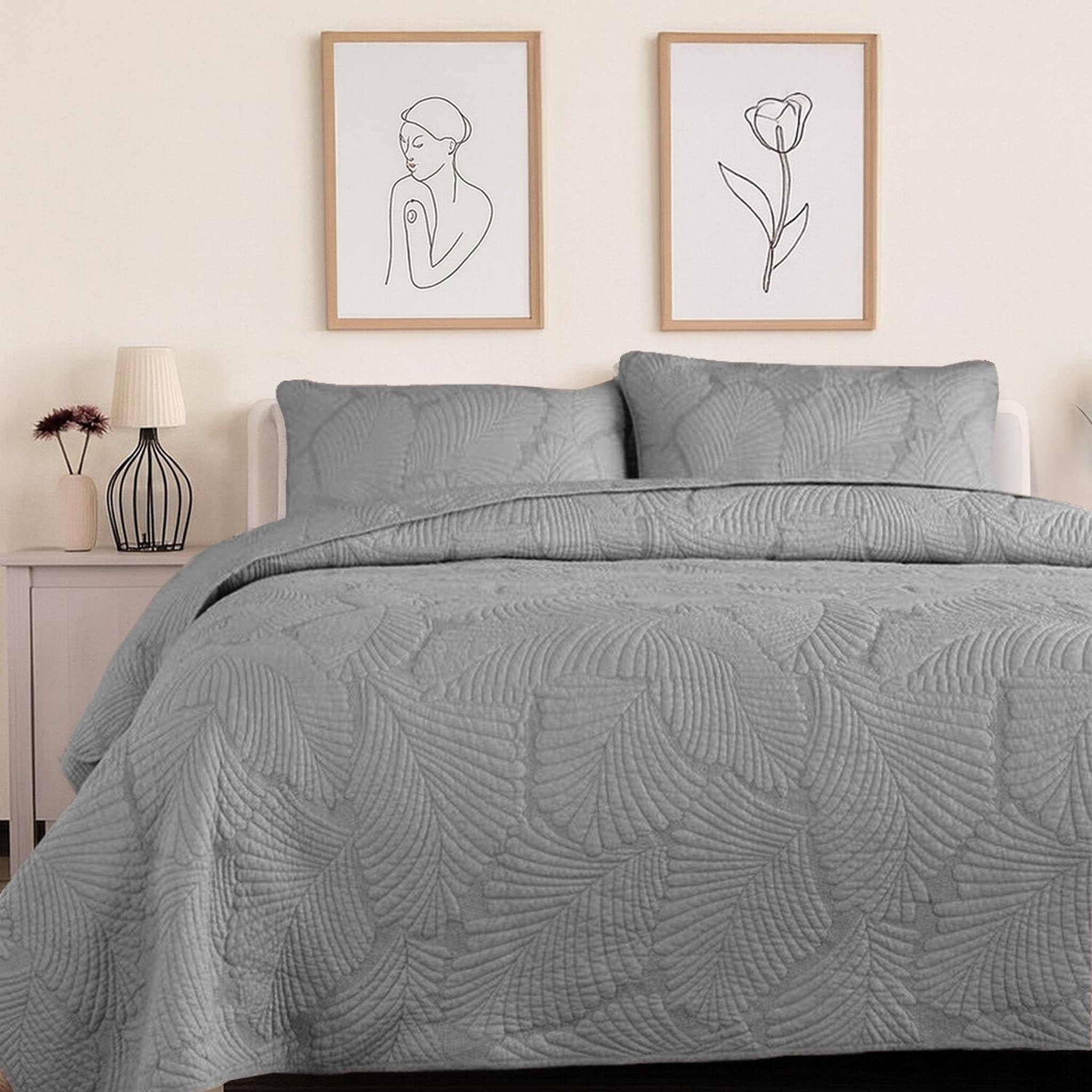 Voir la diapositive 1 : Les Ateliers du Linge Boutis brode 100%polyester filoa
