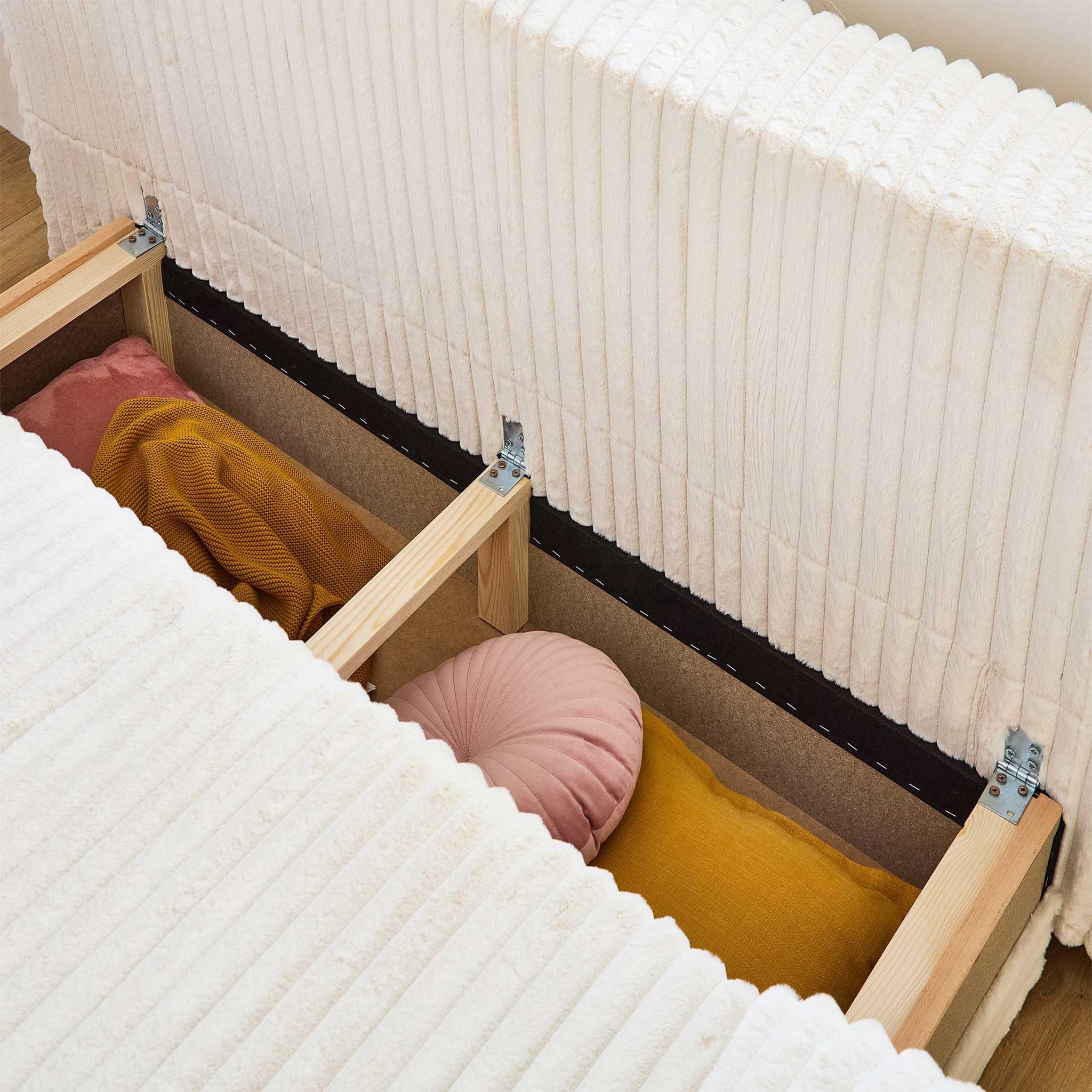 Voir la diapositive 4 : BEST MOBILIER Cristal - canapé 3 places - convertible avec coffre et pouf - en fausse fourrure côtelée