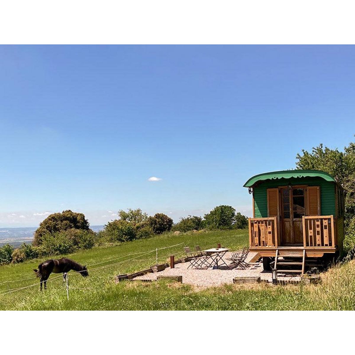 Smartbox 4 jours insolites en roulotte avec accès privatif au bain bouillonnant près de Caracassone - Coffret Cadeau Séjour