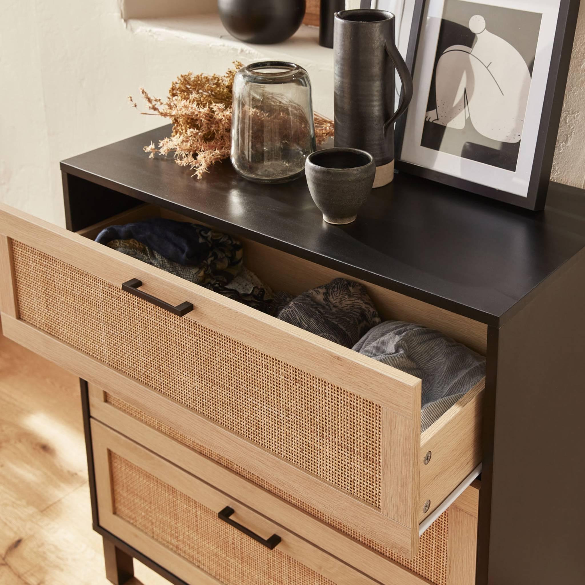 Voir la diapositive 3 : SWEEEK Commode noire et cannage 80 x 40 x 80cm - Bianca - 3 tiroirs