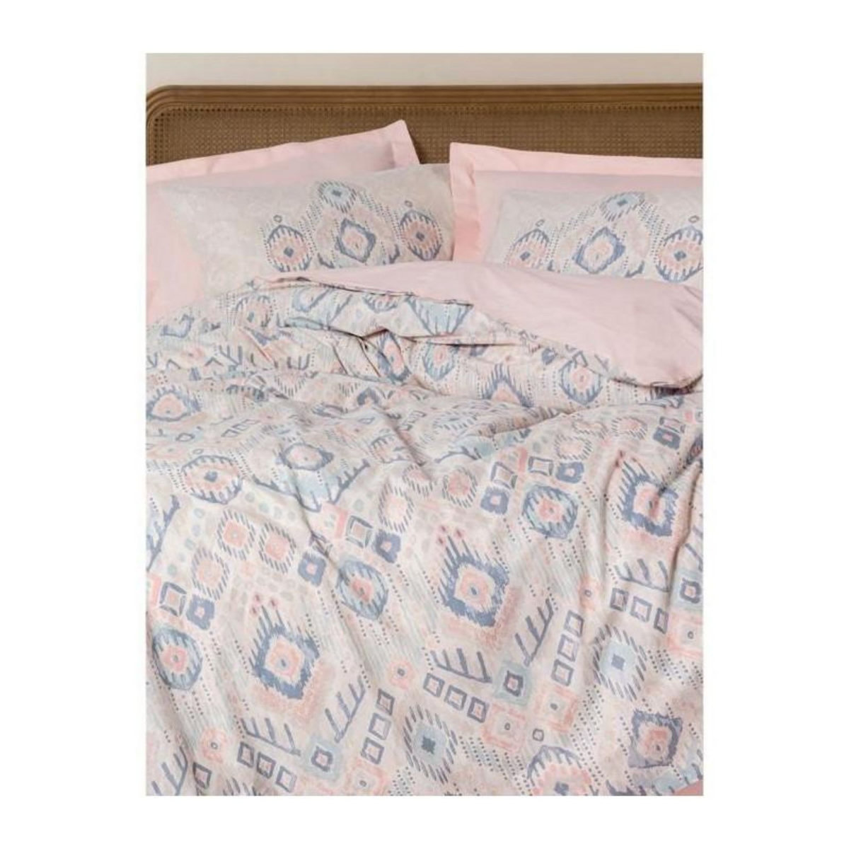 GENERIQUE Parure de lit - 129CTN64841 - 1 housse de couette 220 x 240 cm + 2 taies d'oreiller 60 x 60 cm - 100% coton ranforcé - Saumon