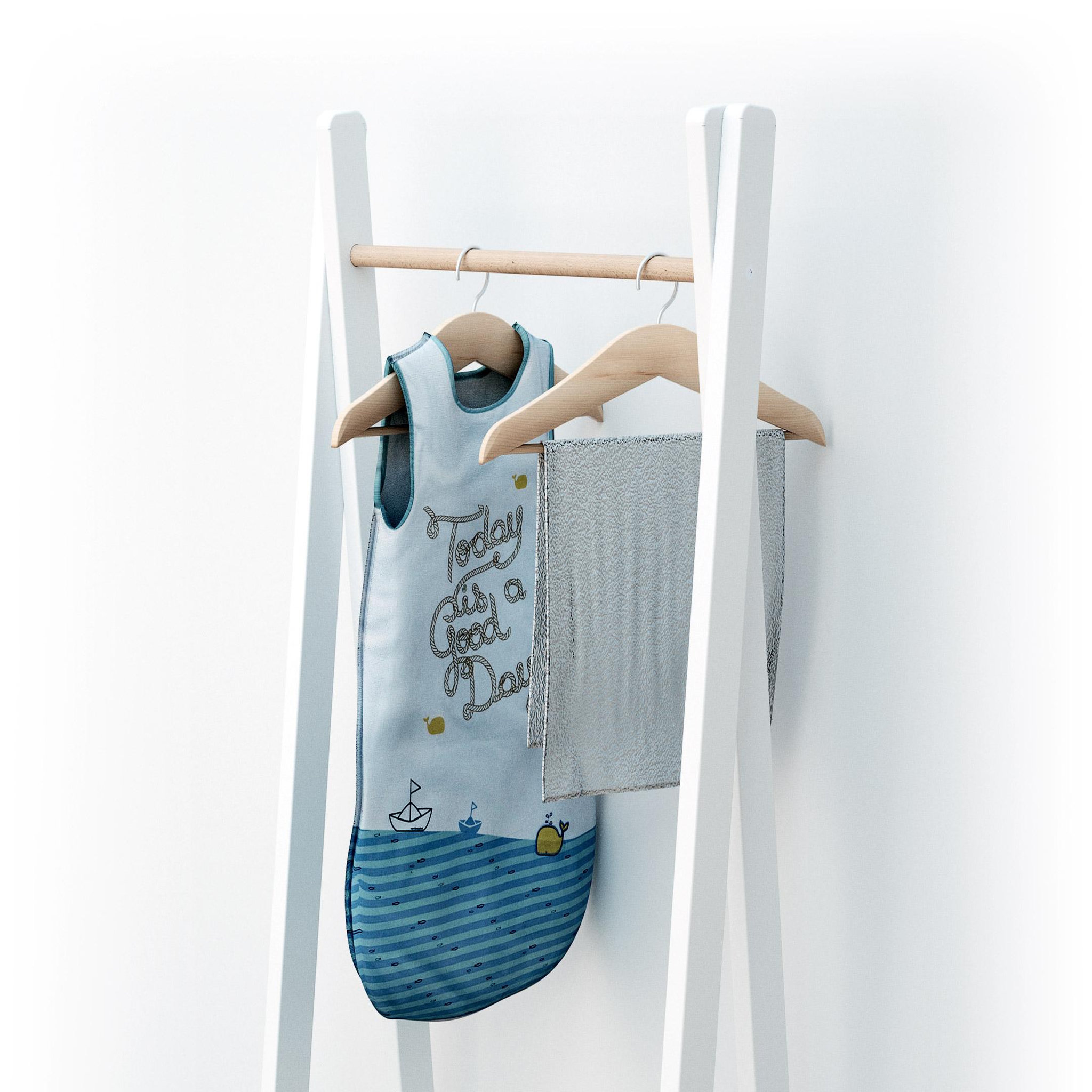 Voir la diapositive 2 : AT4 Porte vêtement enfant en bois hooki 50 x 30 x 130 cm