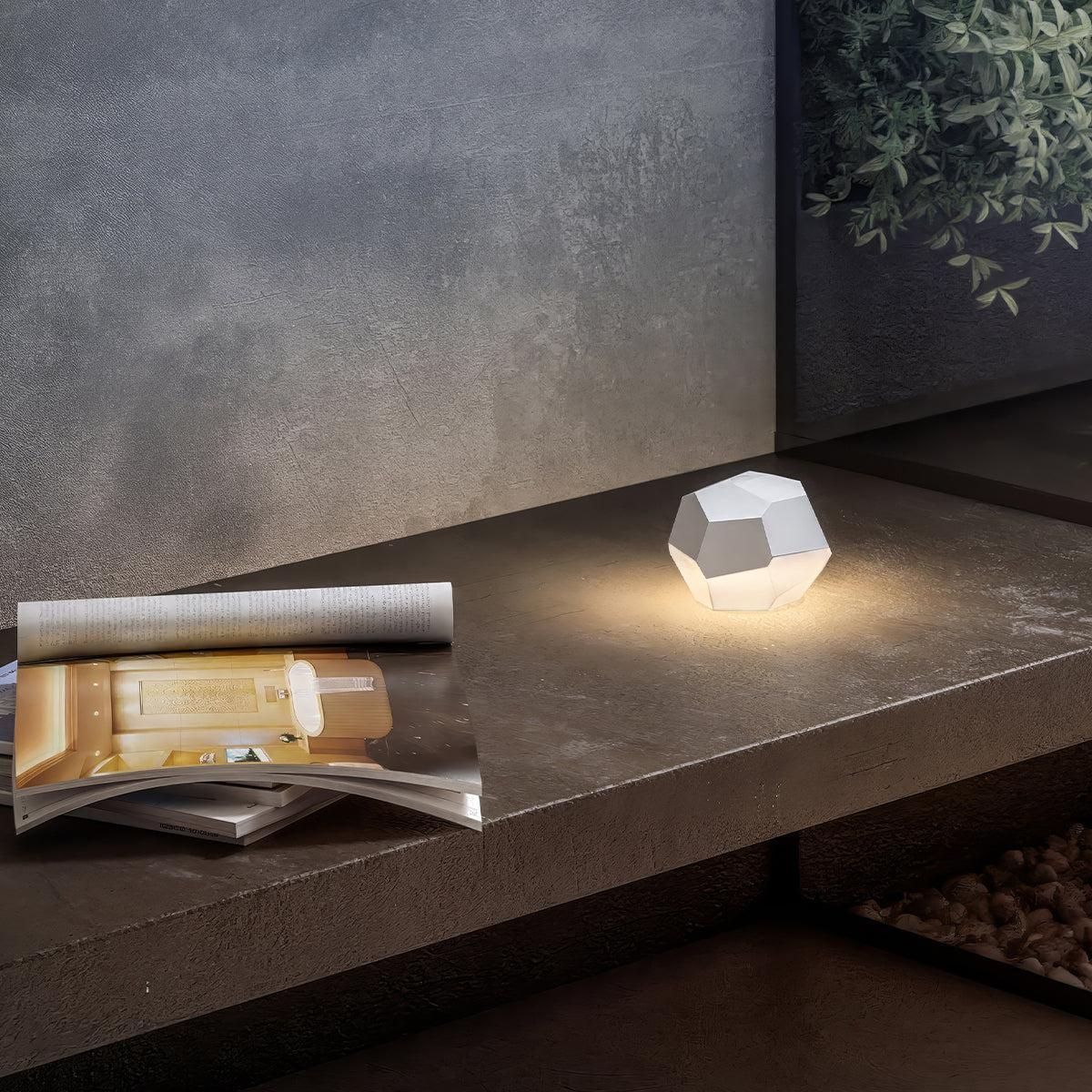 Lumisky Lampe de table design STONE Blanc Aluminium H33cm