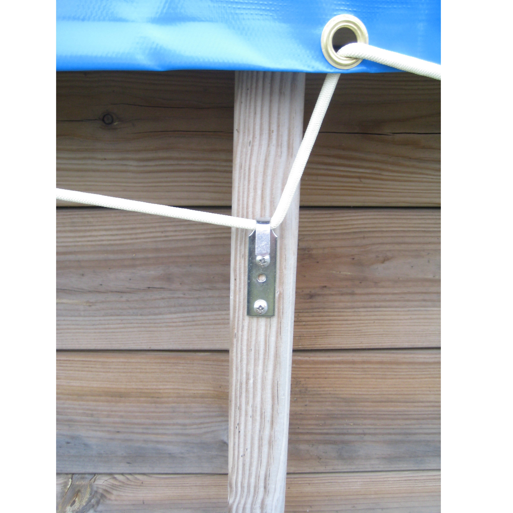 Voir la diapositive 2 : SUNBAY Bâche hiver pour piscine bois carrée MYRINA - 3 x 3 m