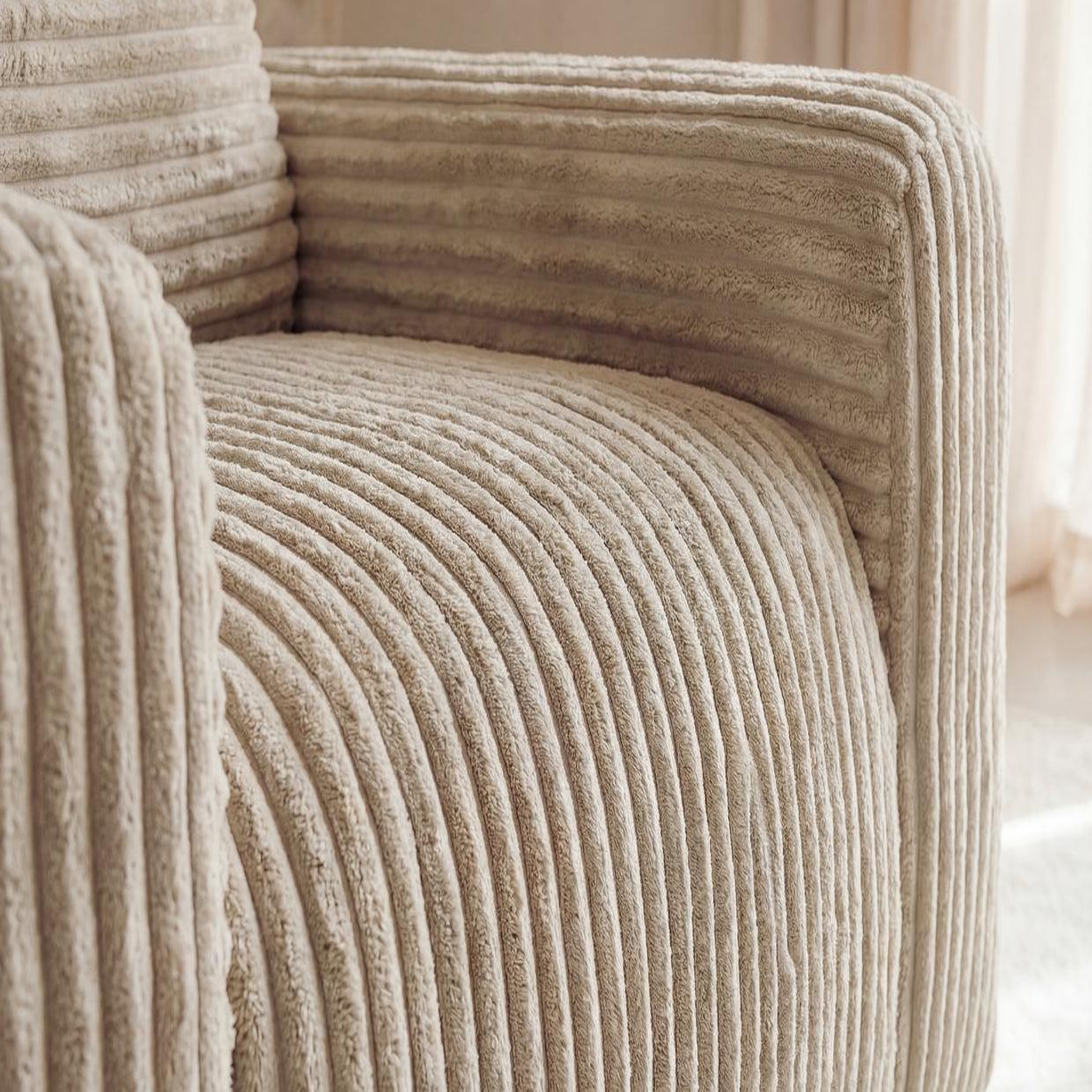 Voir la diapositive 5 : CASANOVA PARIS Elvis - fauteuil gros velours côtelé