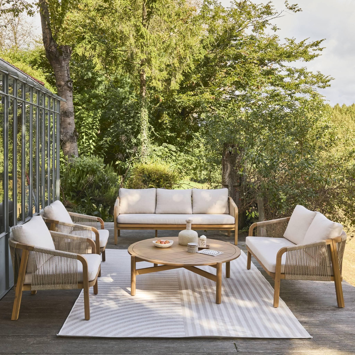 SWEEEK Salon de jardin en bois d'acacia et cordes. coussins beige PARANA