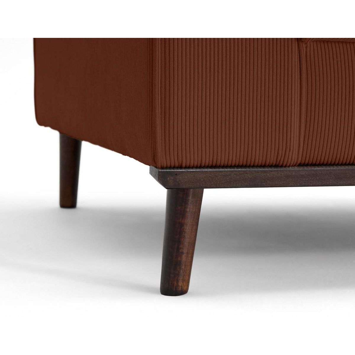 LISA DESIGN Albane - fauteuil en velours côtelé pieds bois foncé