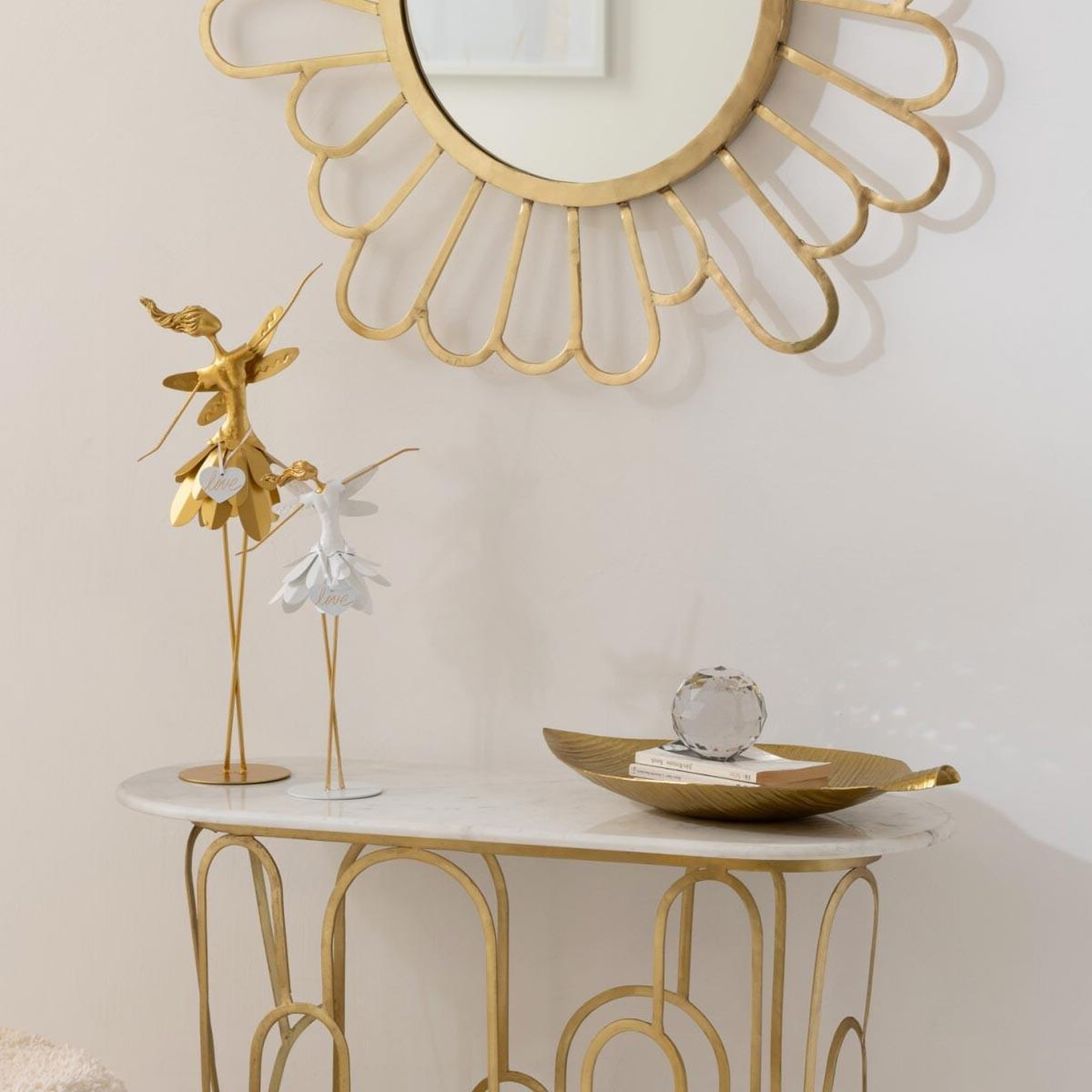 Voir la diapositive 2 : J-LINE Coupelle déco design  feuille  46cm or