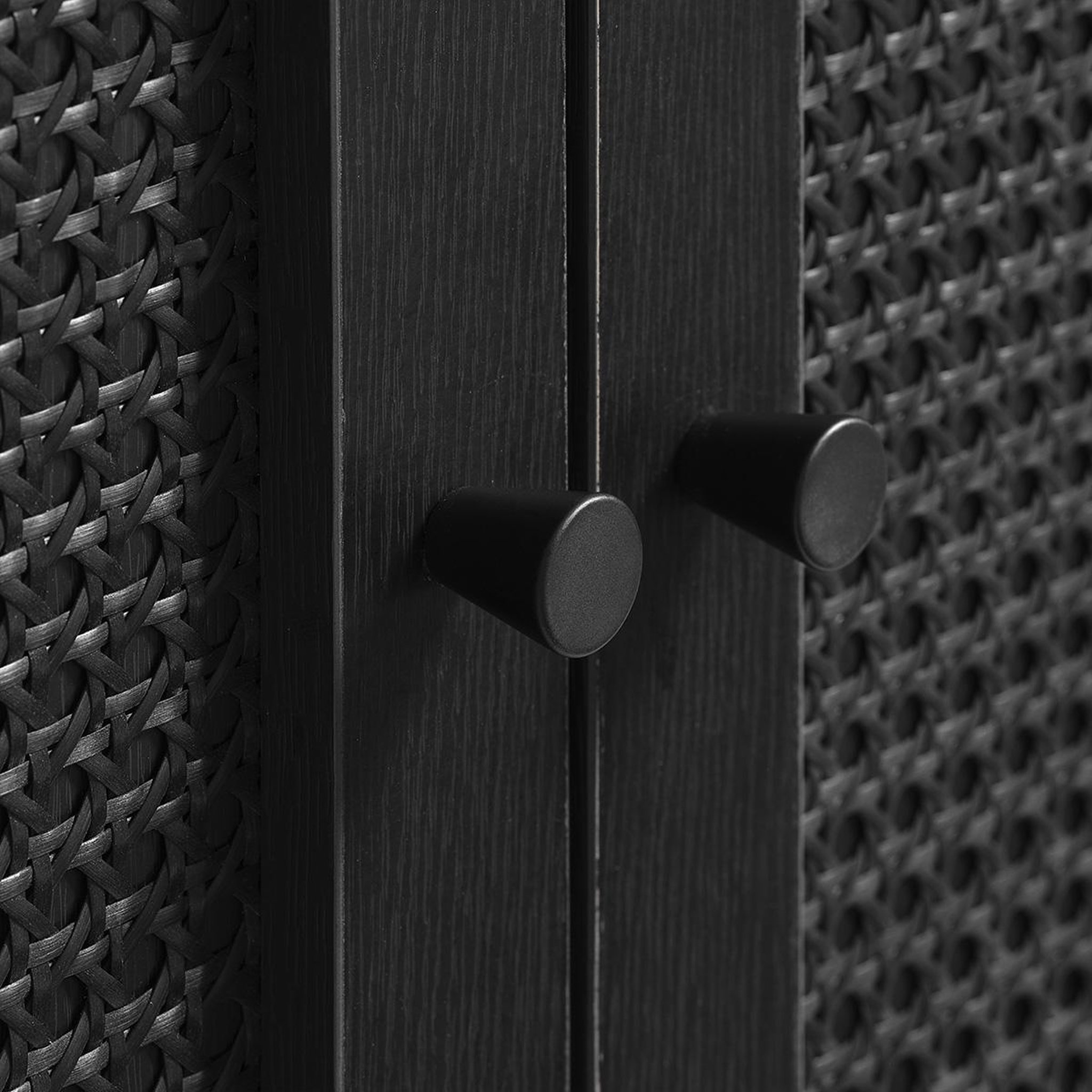 Voir la diapositive 4 : MAISON AUBERTIN Buffet vaisselier bois et cannage manarola 80x40 cm - Noir