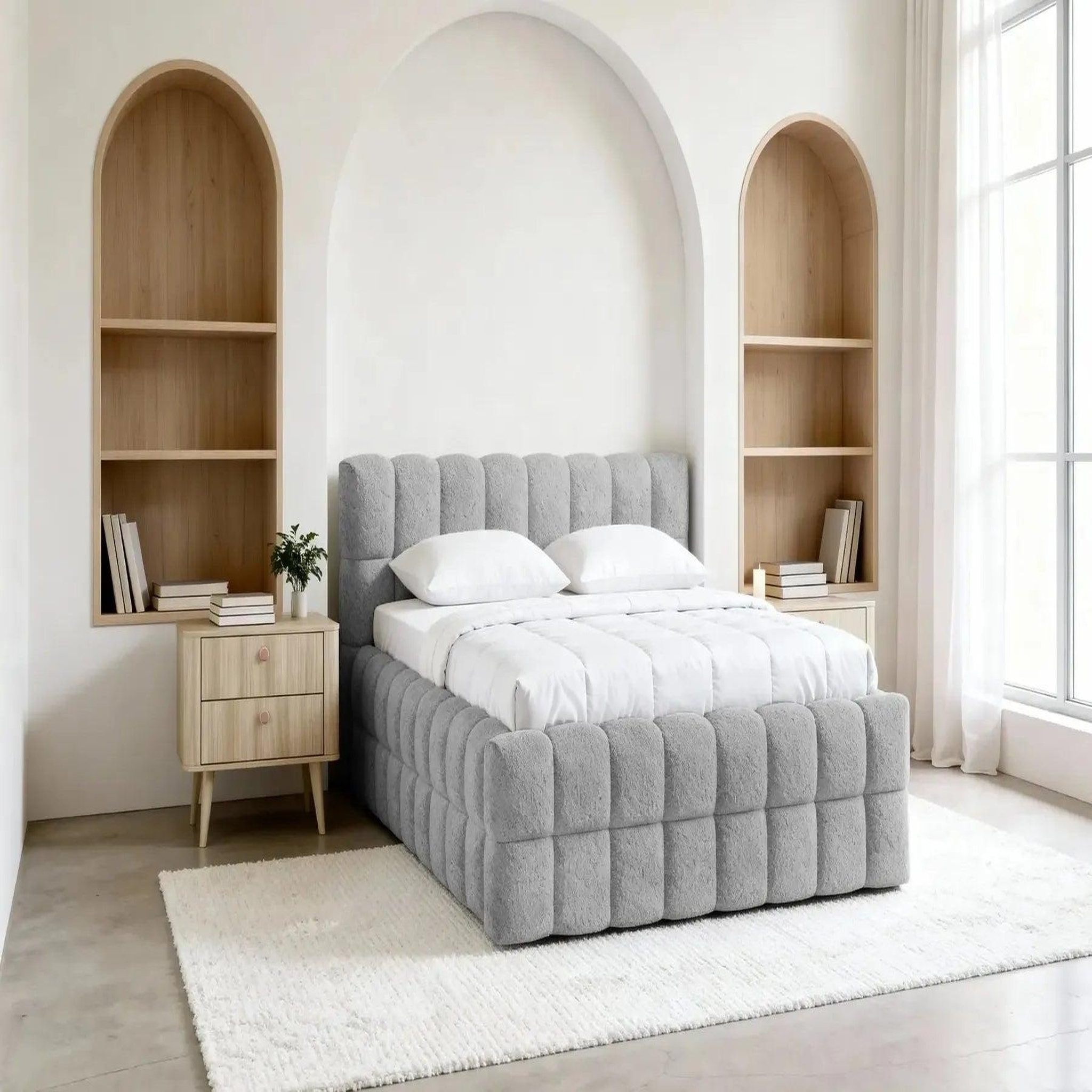 Voir la diapositive 2 : CASANOVA PARIS Voltaire - lit coffre tissu bouclette gris clair